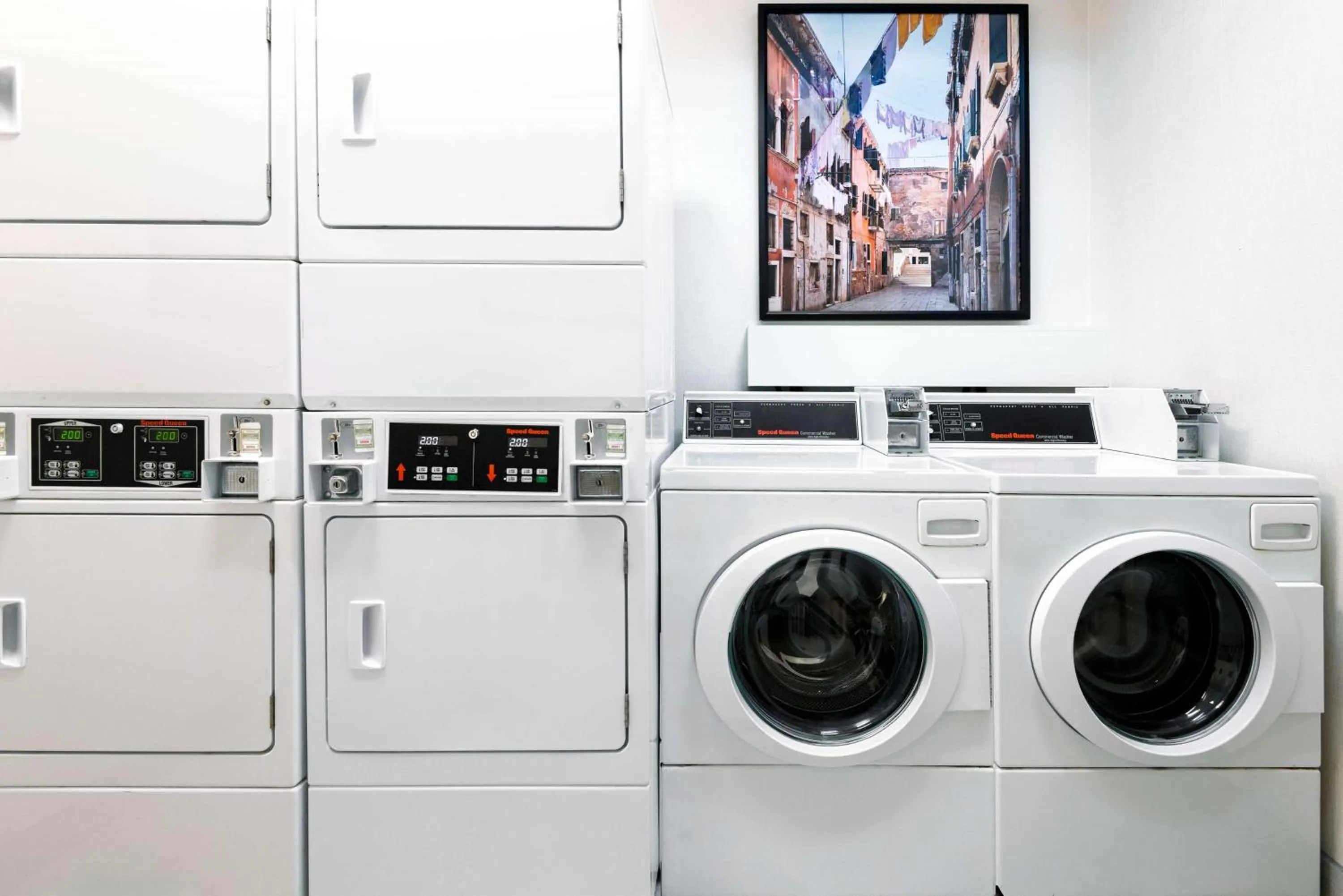 laundry in Hilton Garden Inn Tampa Airport/Westshore