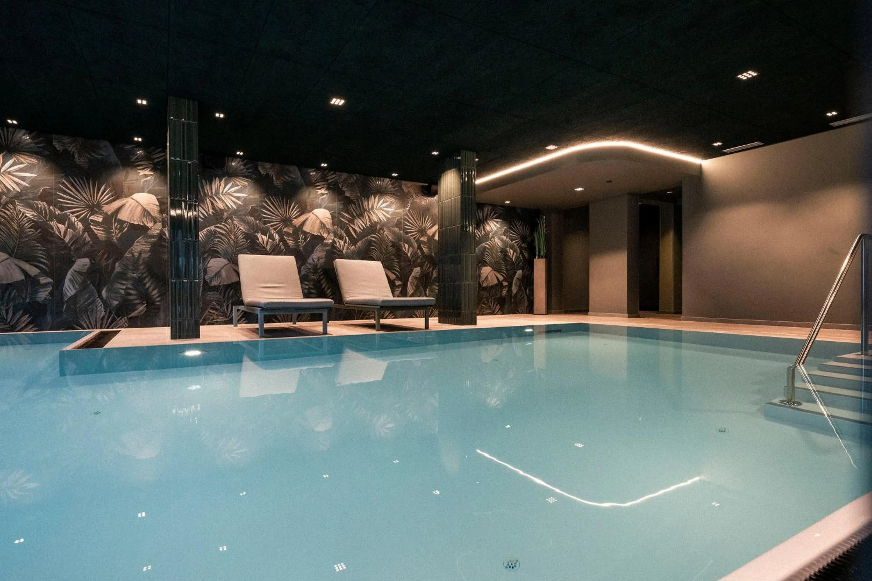 Swimming pool in Wellnesshotel Wittelsbach