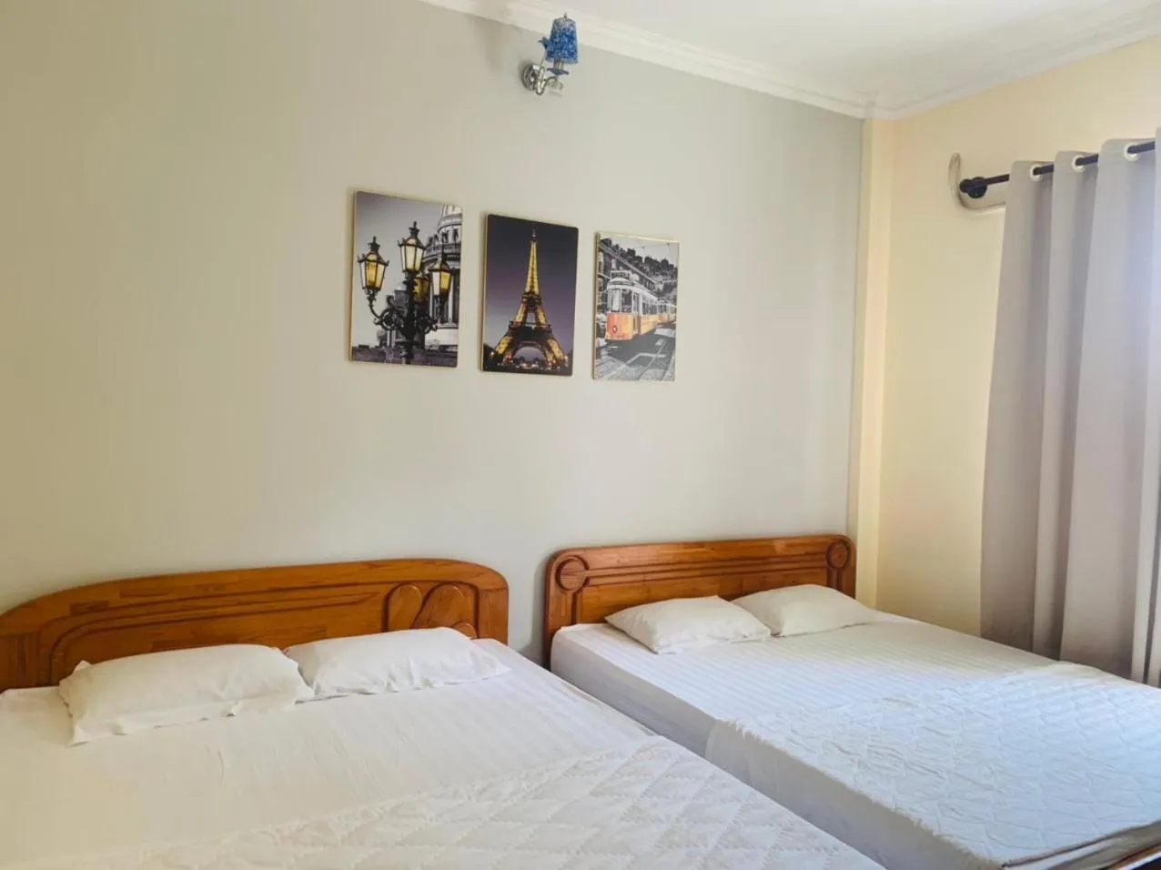 Bed in Hoang Yen Hotel