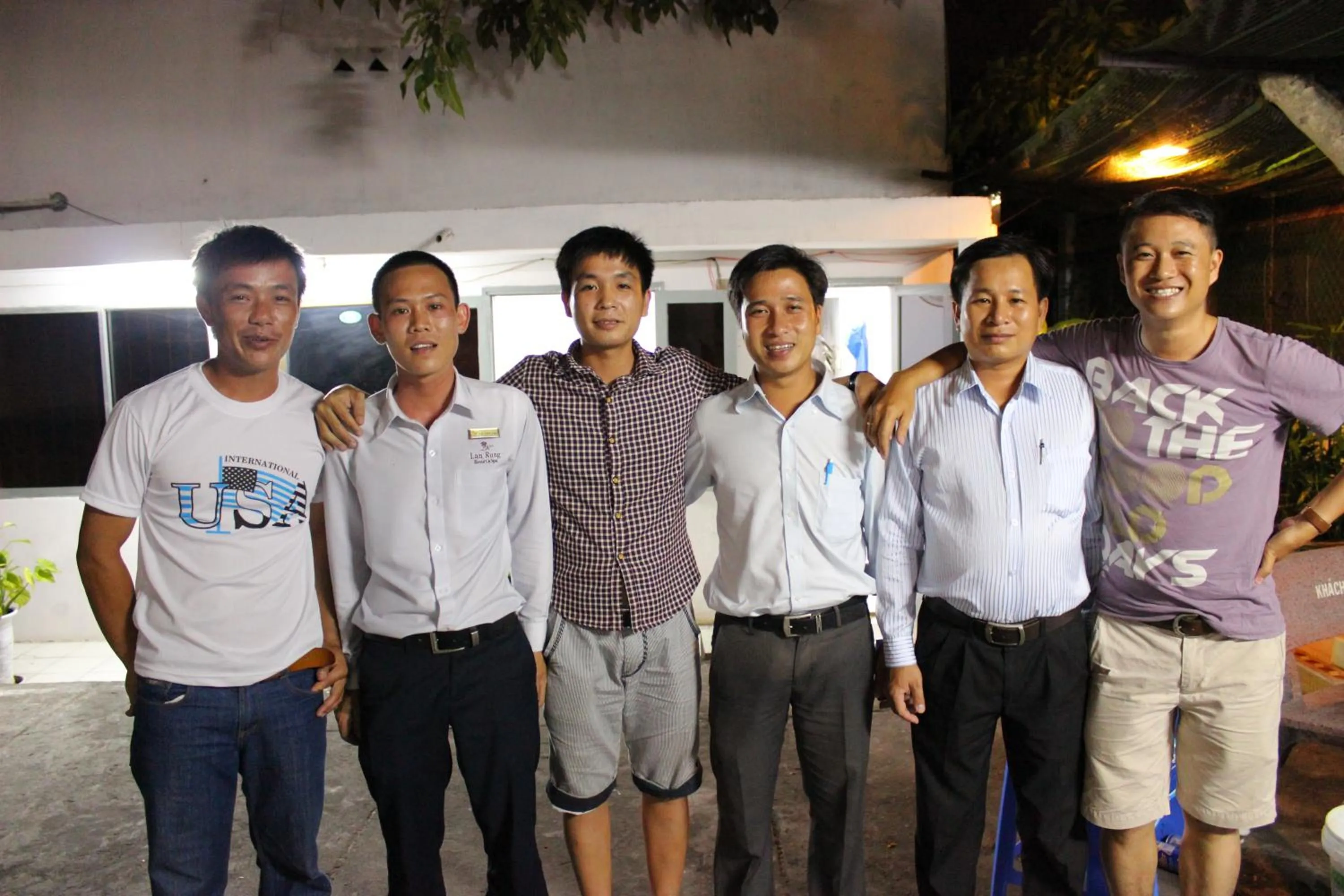group of guests in Hoang Yen Hotel