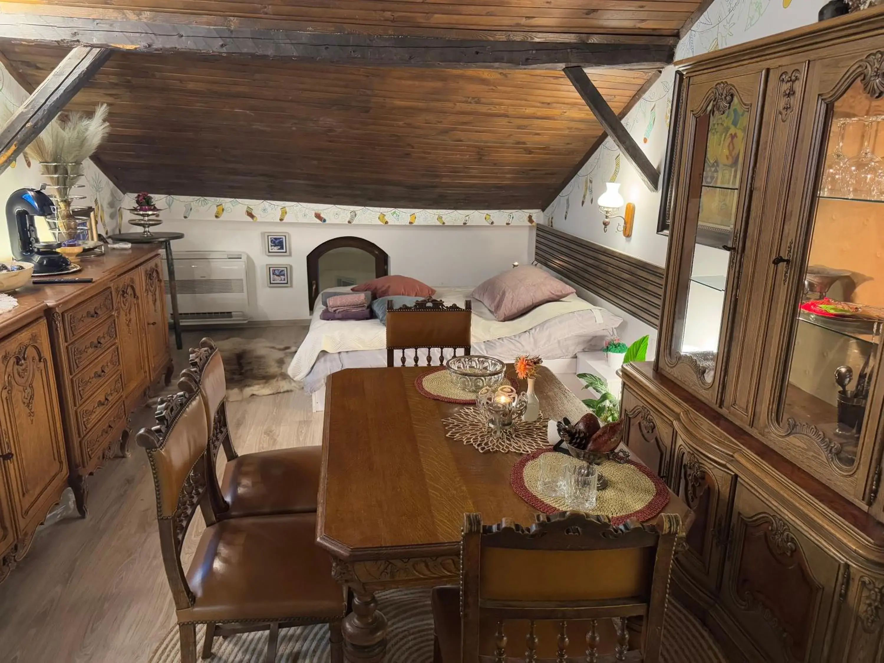 Deluxe Double Room in Mini Hotel-Bohemi Deluxe Double Room in Mini Hotel-Bohemi