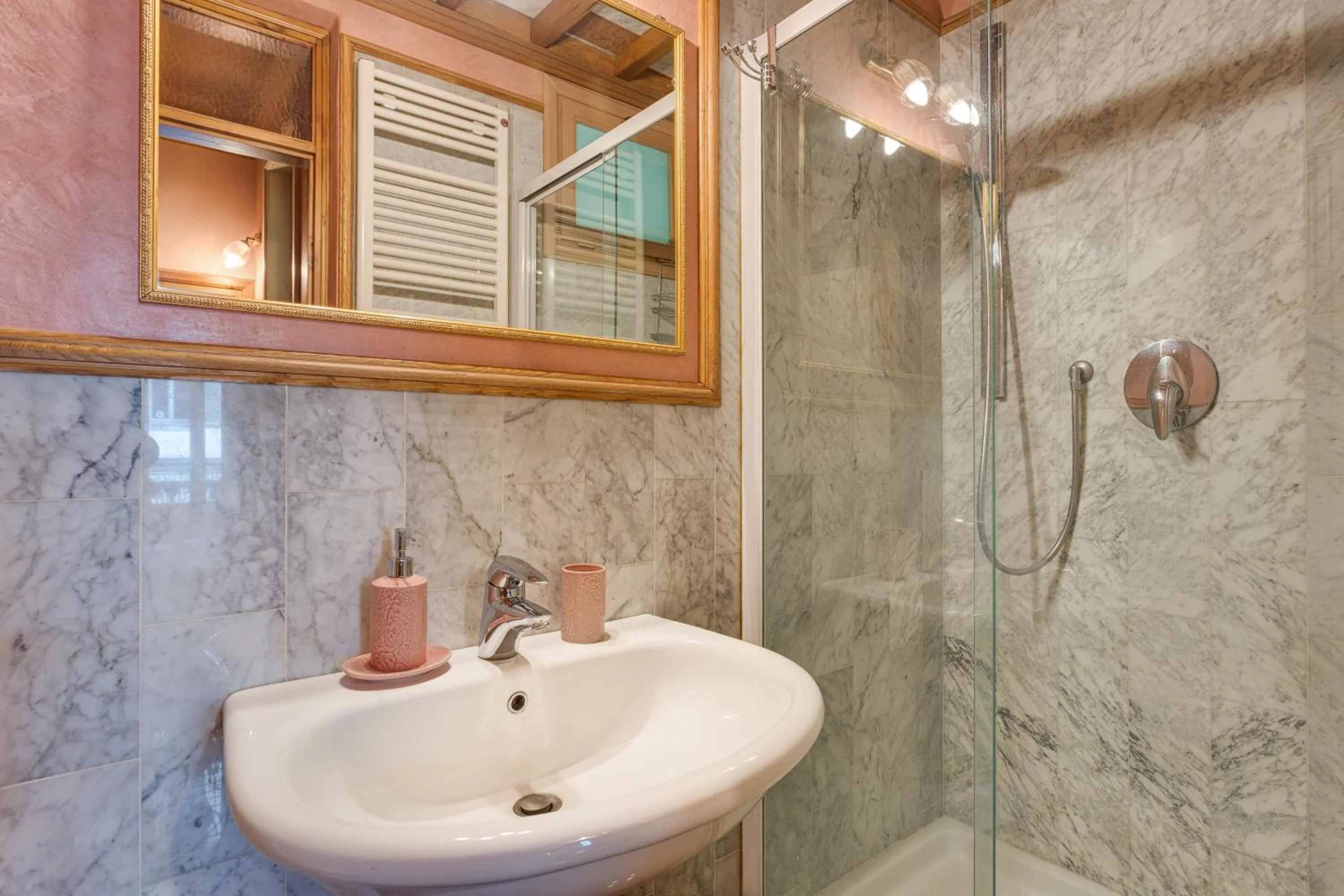 Bathroom in B&B Cavour10 Firenze