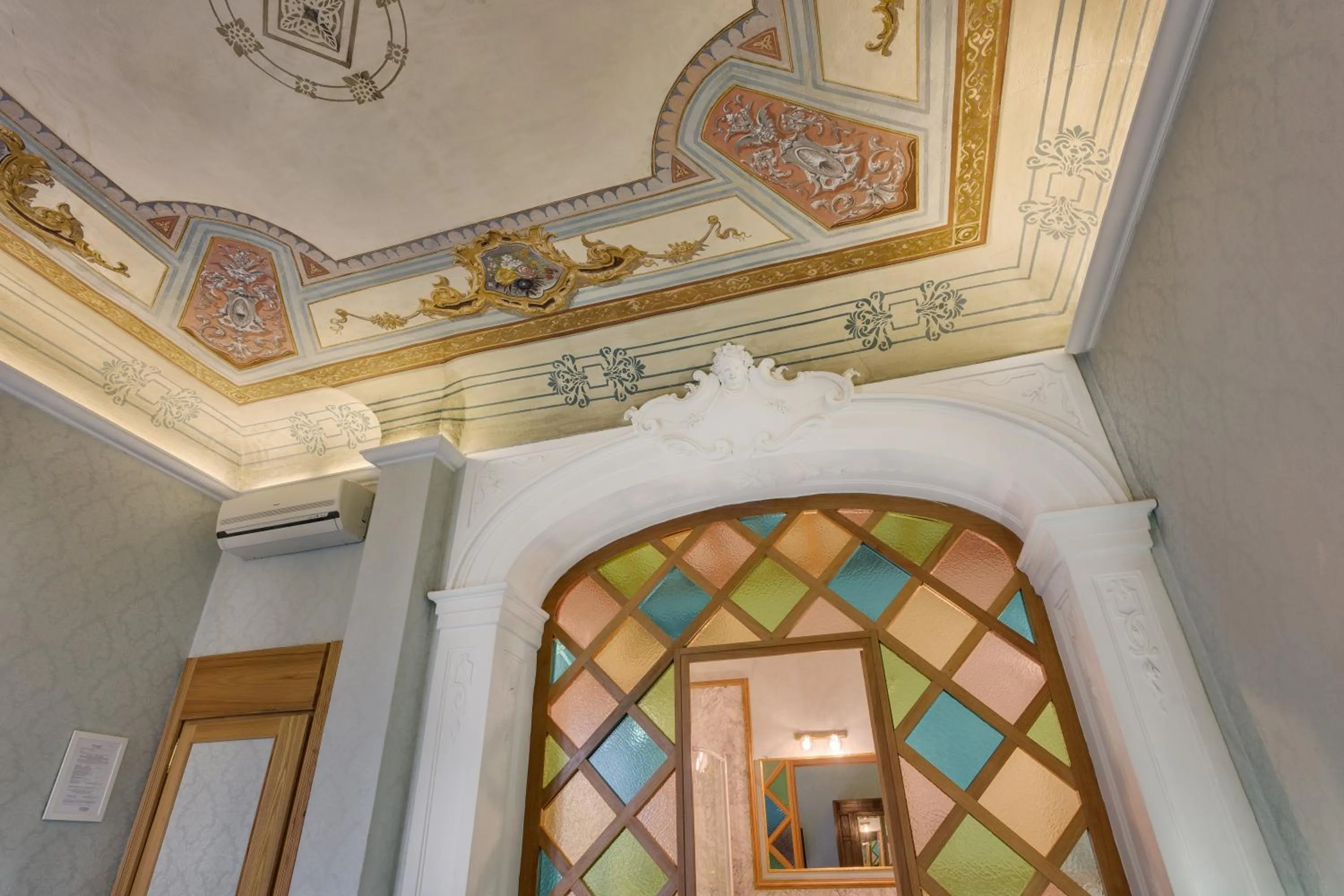 Decorative detail in B&B Cavour10 Firenze