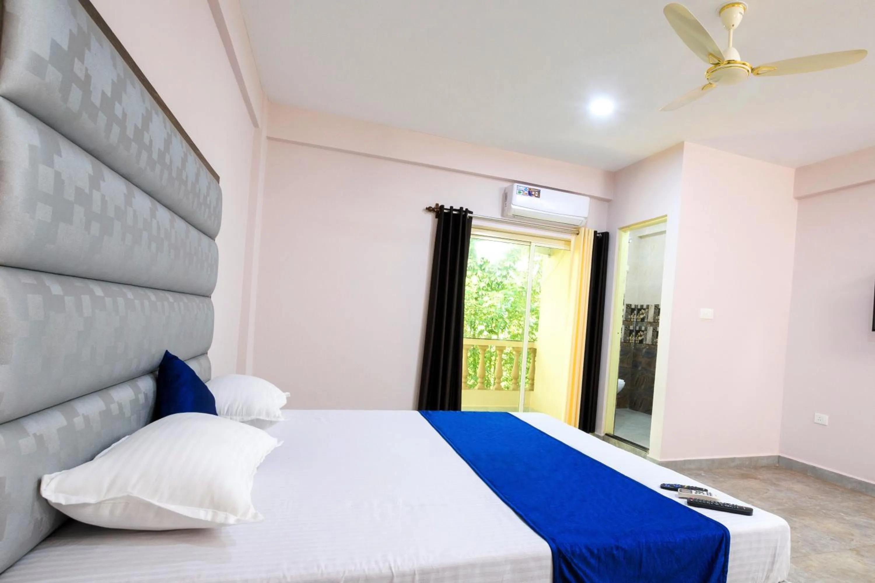 Bedroom, Bed in Casa Da Village Calangute Goa