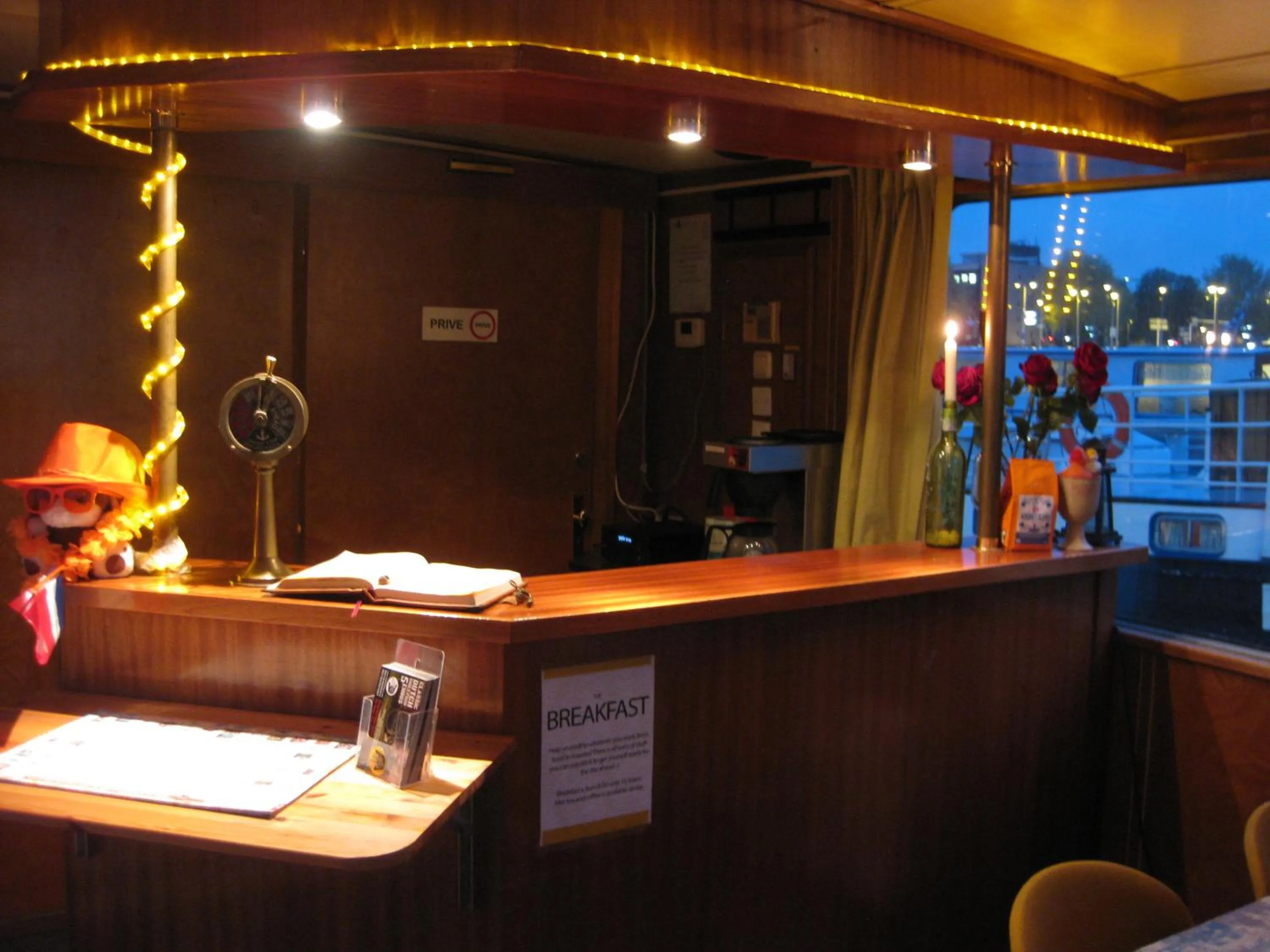 Restaurant/places to eat in Passengership Avanti