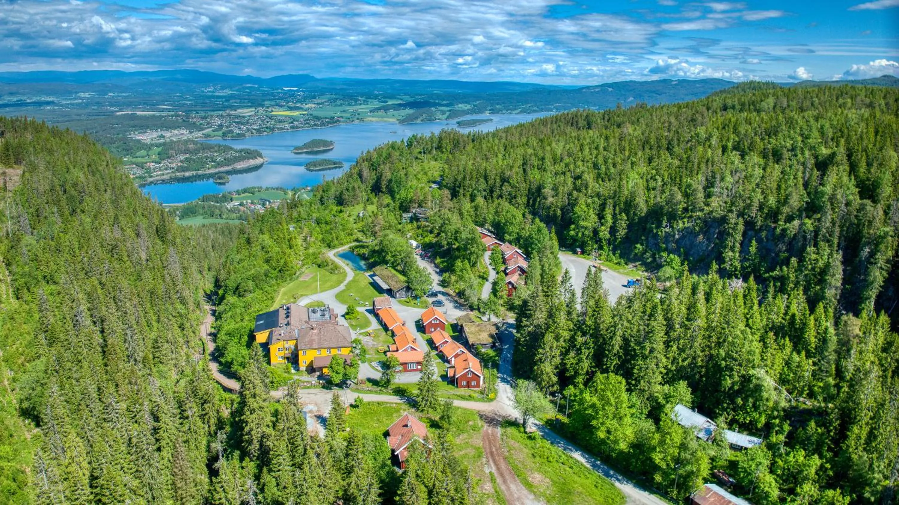 Property building in Kleivstua Hotel near Krokskogen