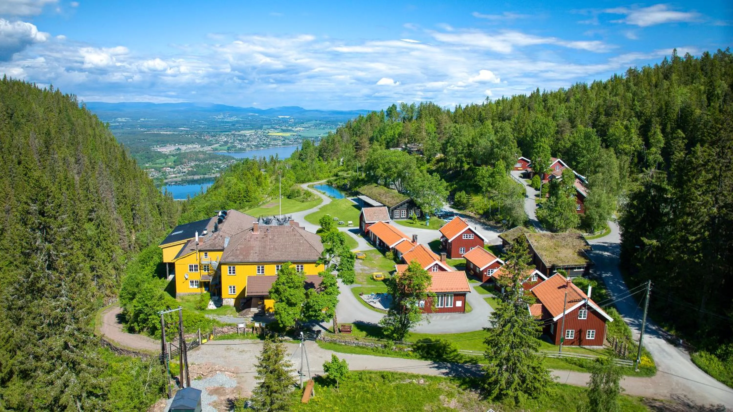 Property building in Kleivstua Hotel near Krokskogen
