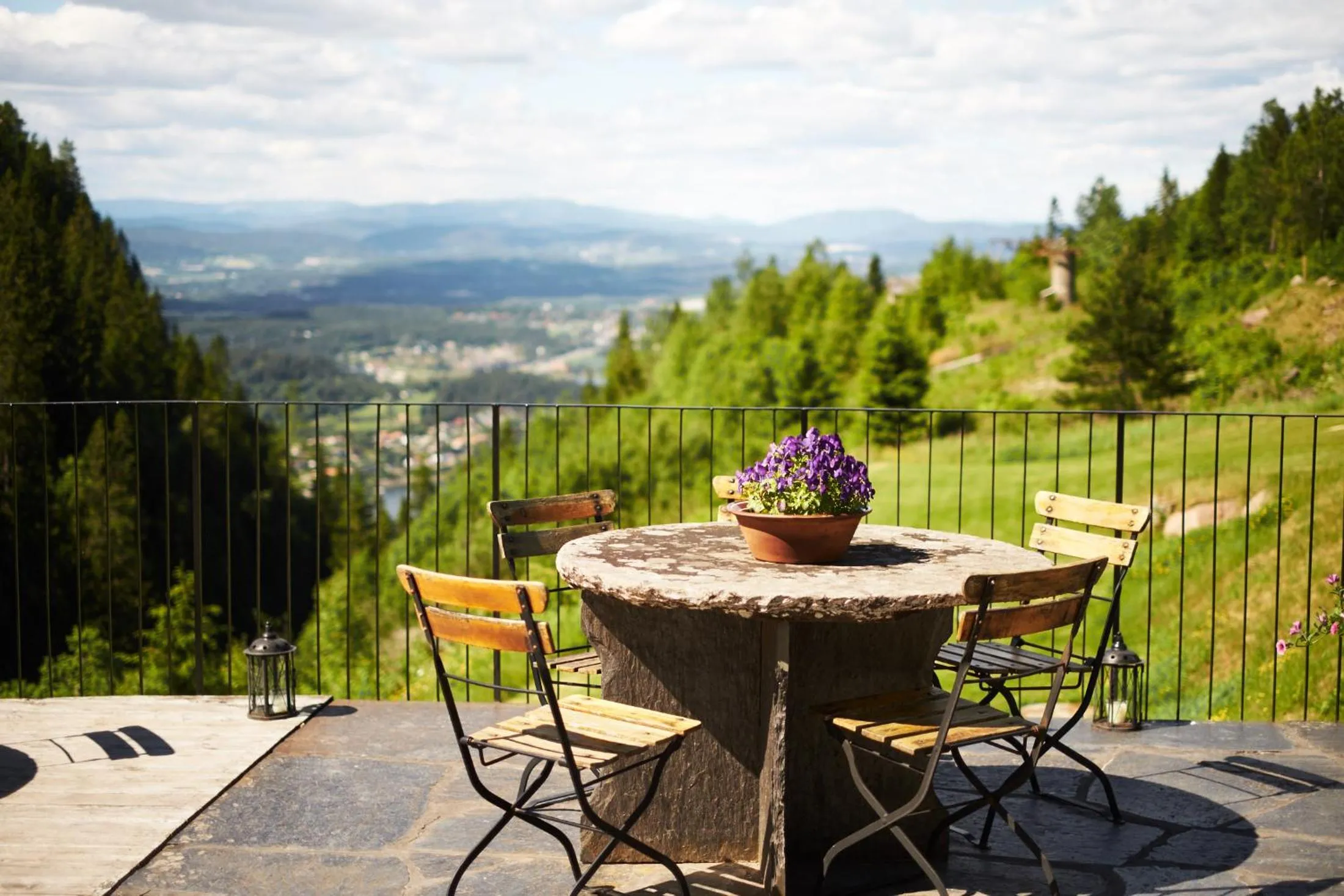 Garden in Kleivstua Hotel near Krokskogen