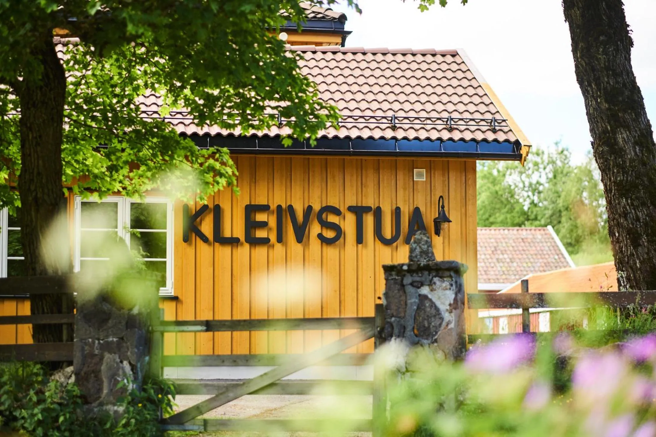 Property building in Kleivstua Hotel near Krokskogen