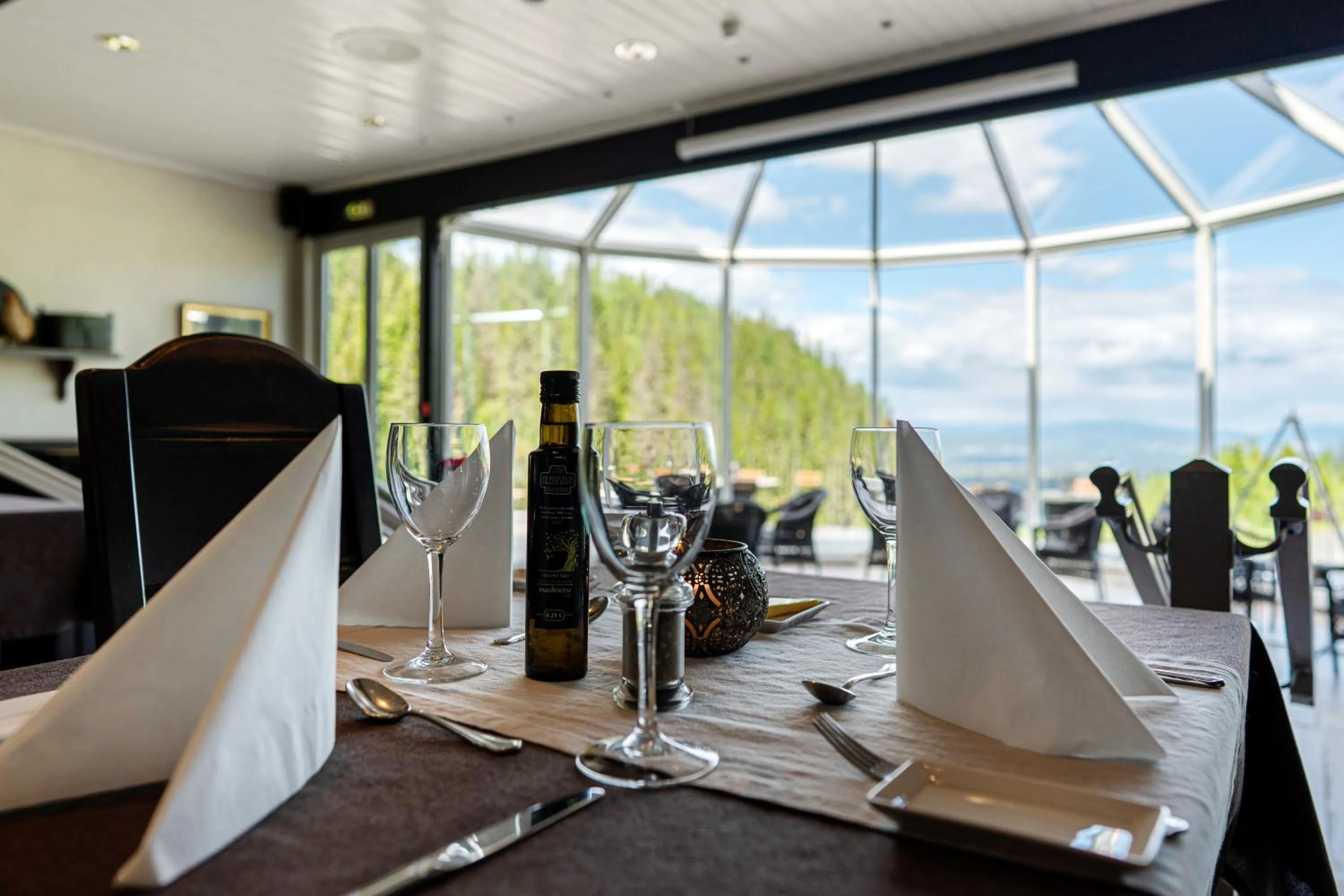 Restaurant/places to eat in Kleivstua Hotel near Krokskogen