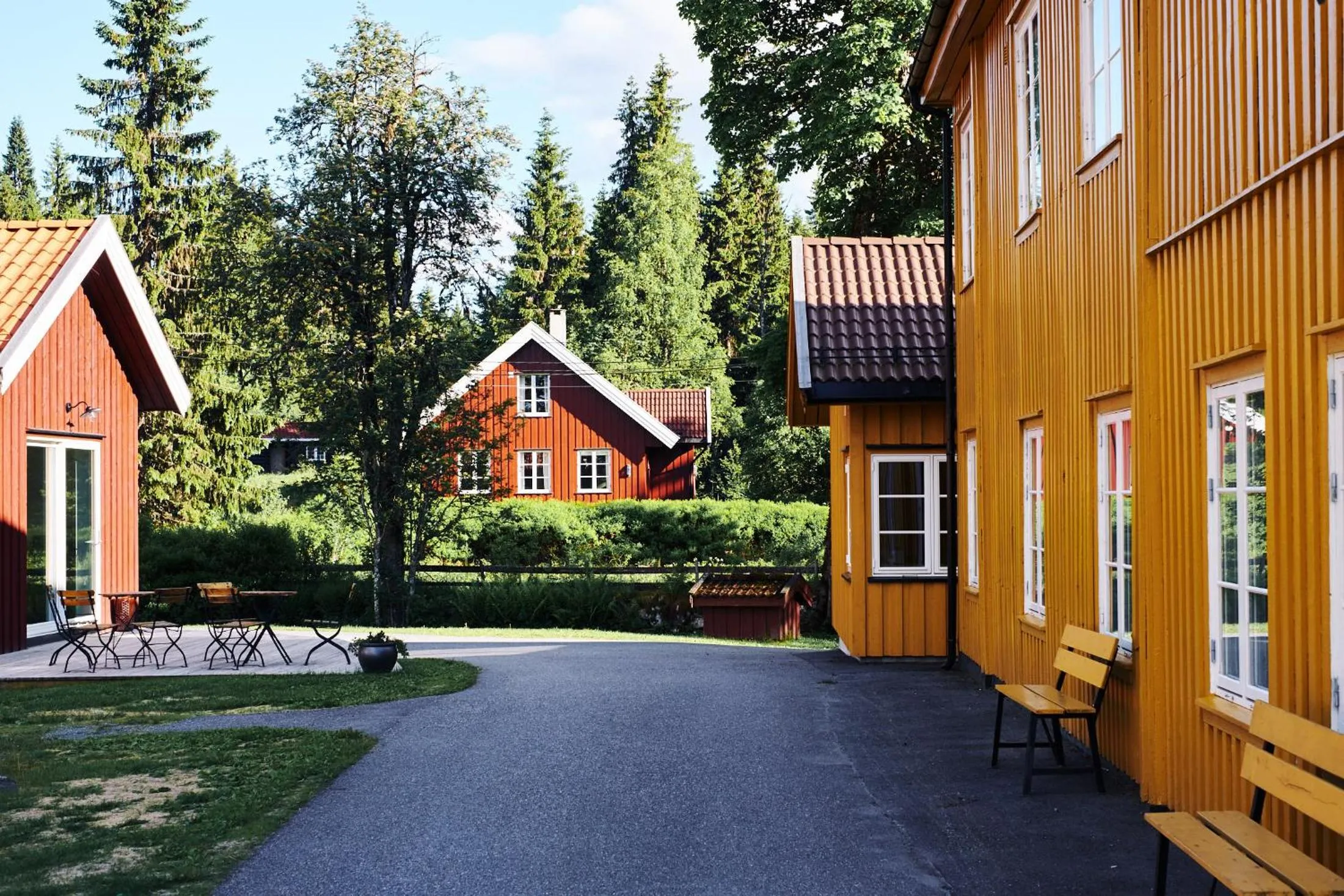 Facade/entrance in Kleivstua Hotel near Krokskogen