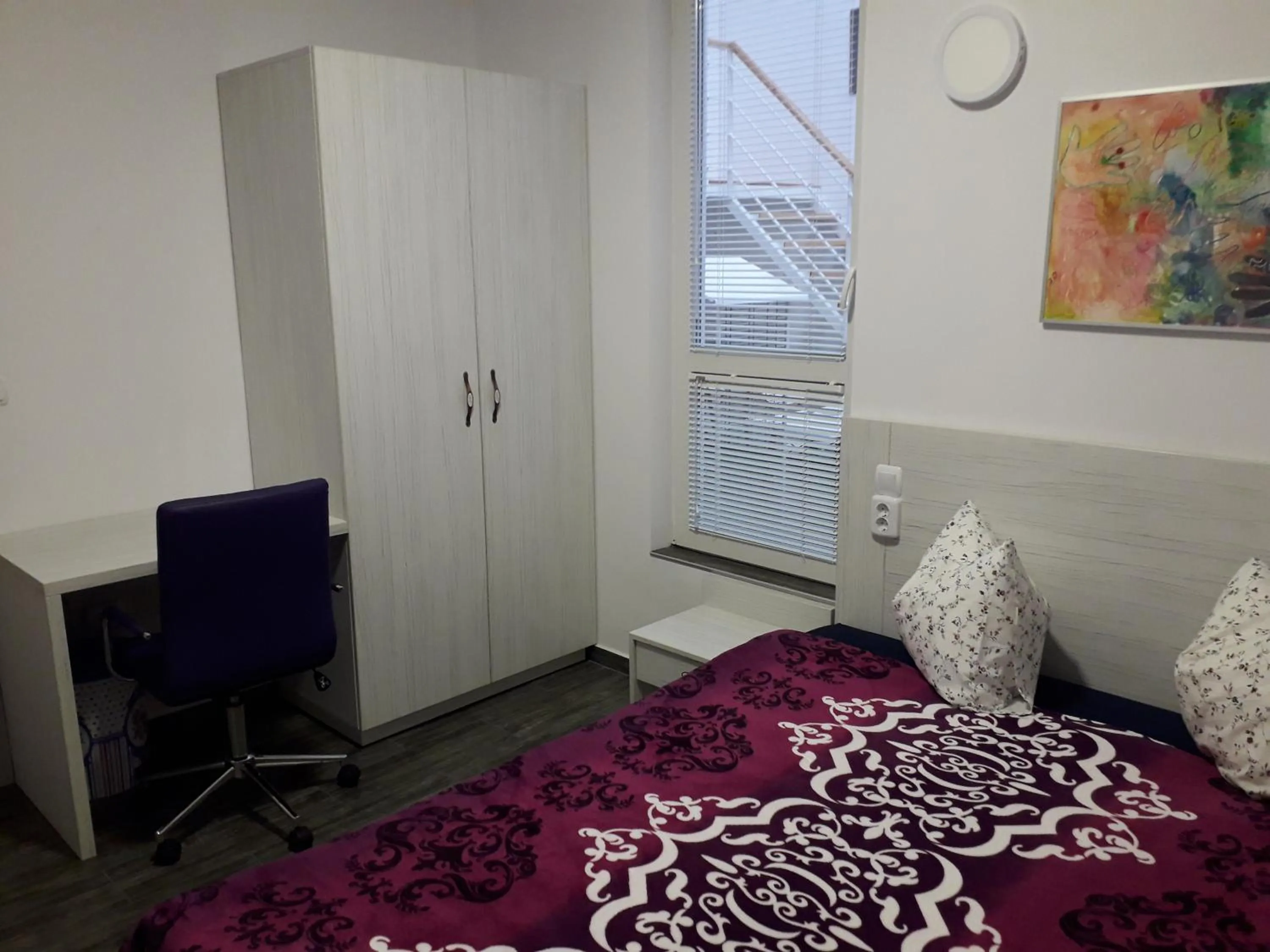 Photo of the whole room, Bed in Red House