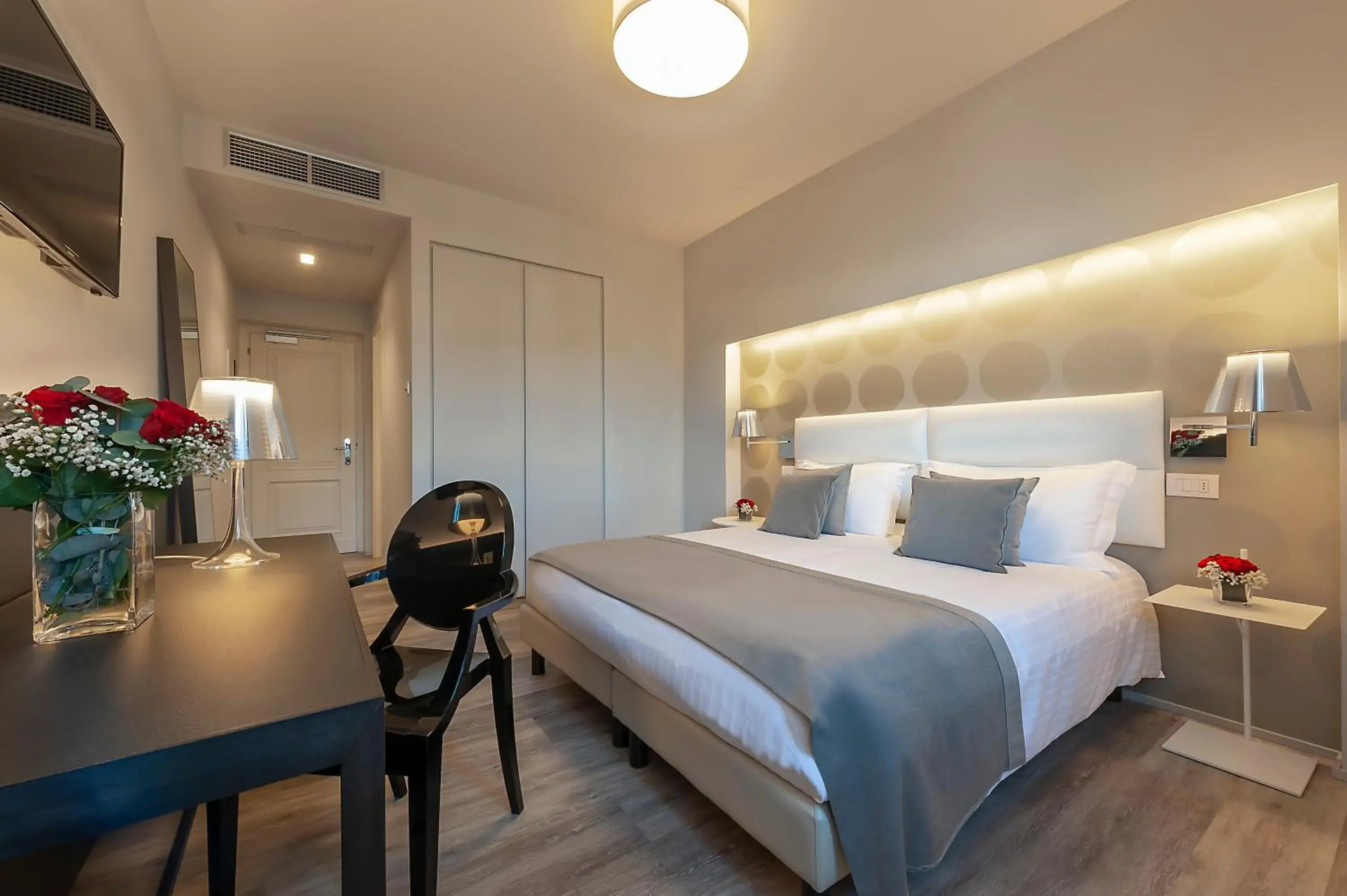 Decorative detail, Bed in Hotel Monte Meraviglia Decorative detail, Bed in Hotel Monte Meraviglia