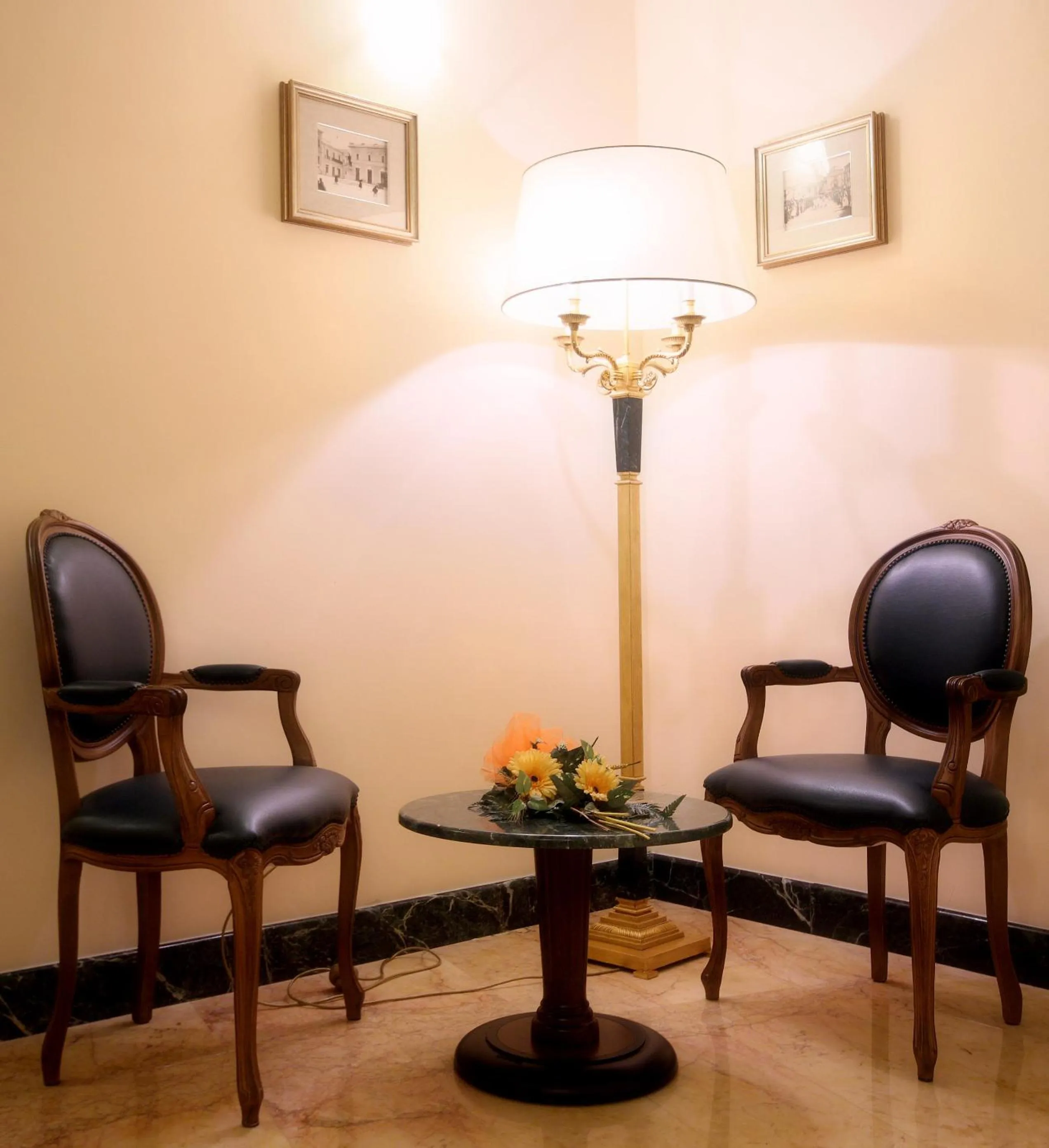 Communal lounge/ TV room in Hotel Rojan