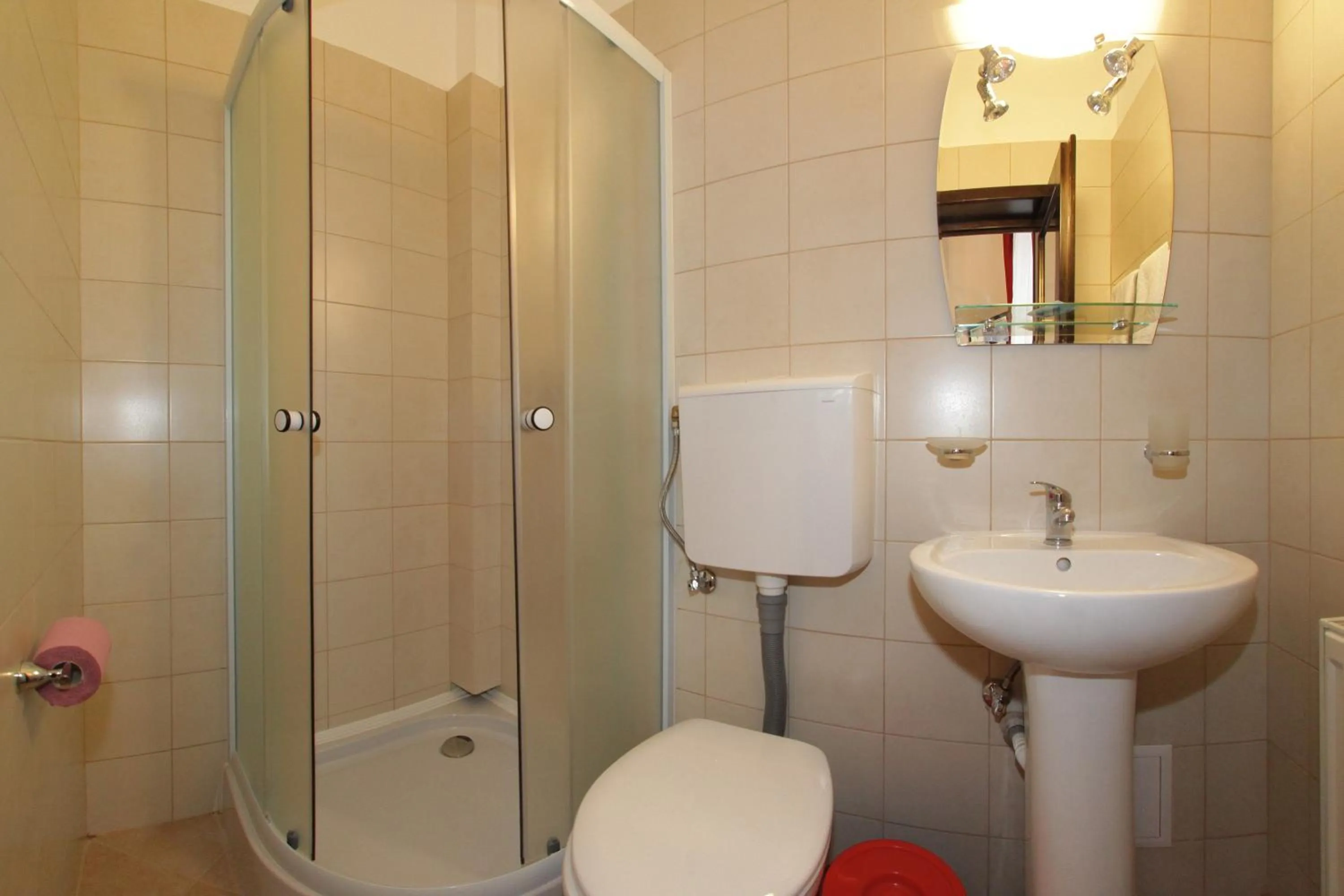 Toilet in Hotel Stavilar