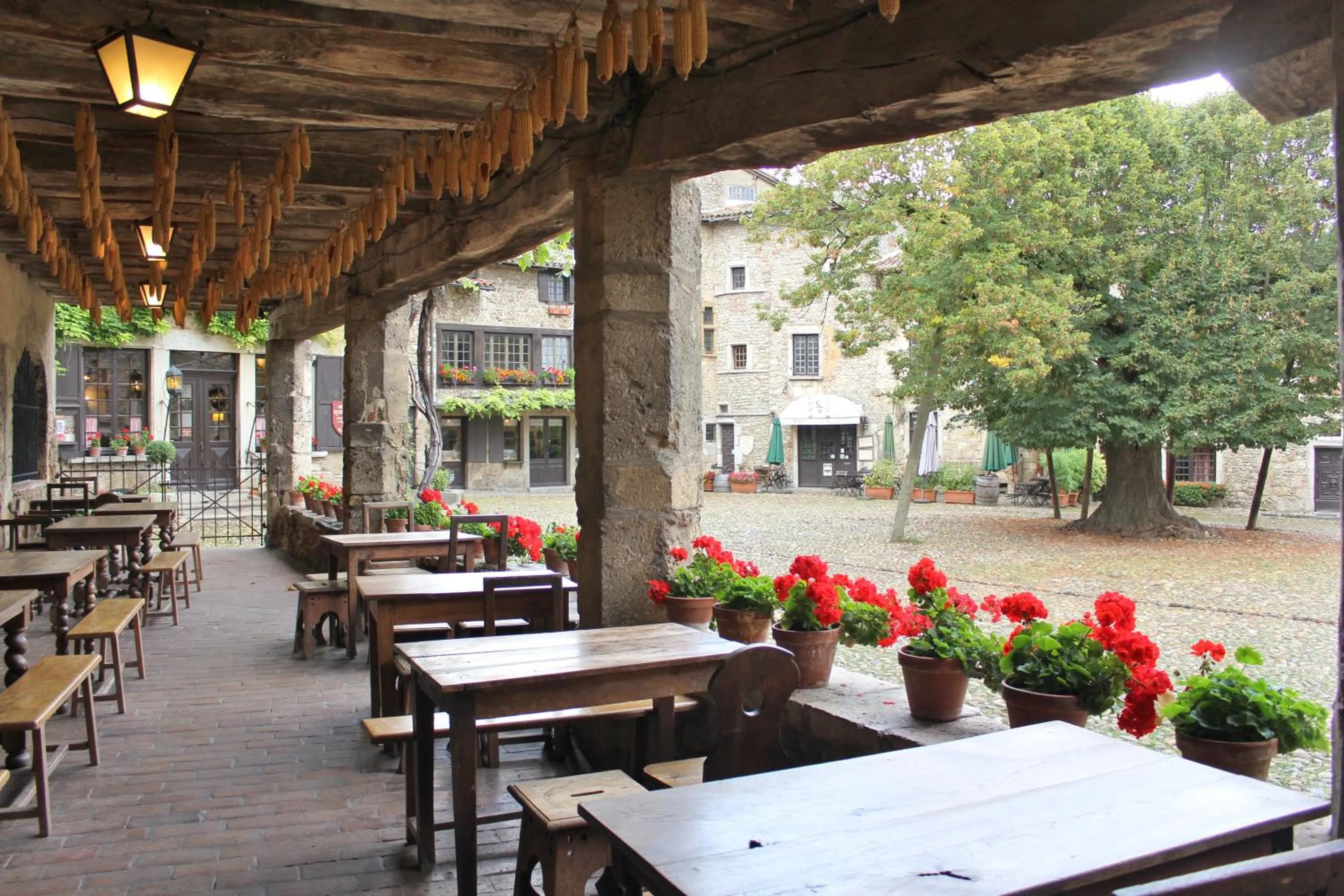 Balcony/Terrace in Hostellerie du Vieux Pérouges
