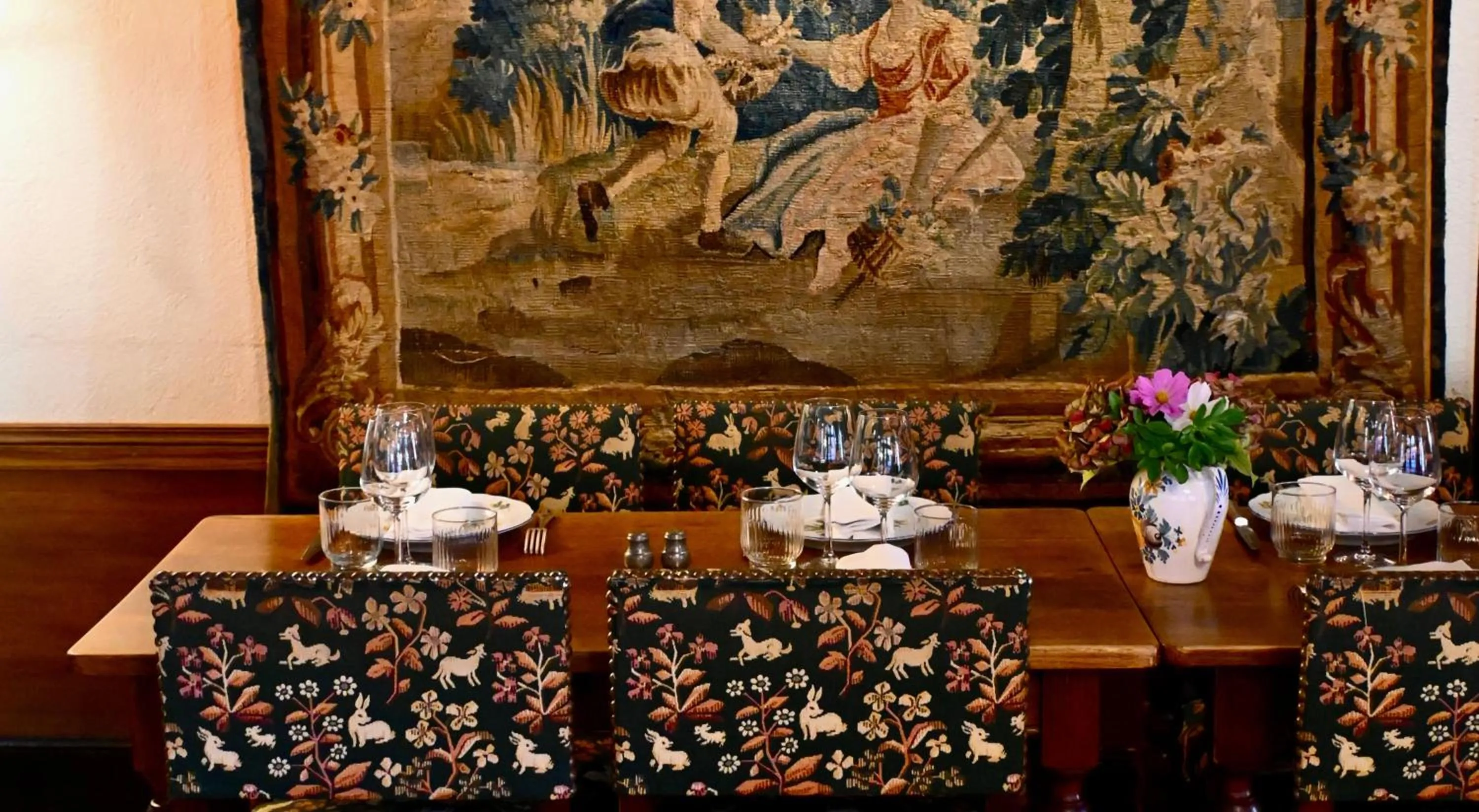 Restaurant/places to eat in Hostellerie du Vieux Pérouges