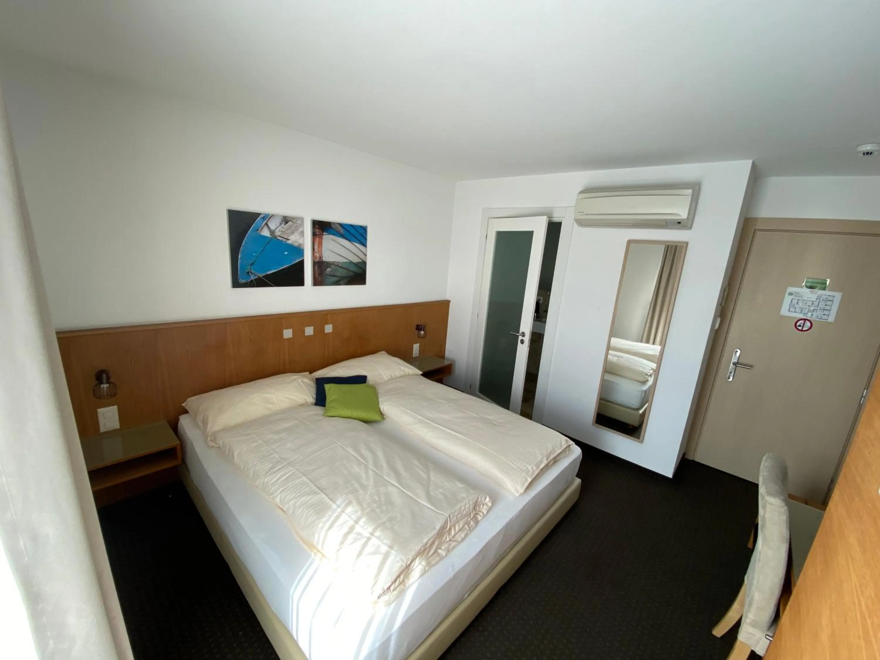 Photo of the whole room, Bed in Businesshotel Lux