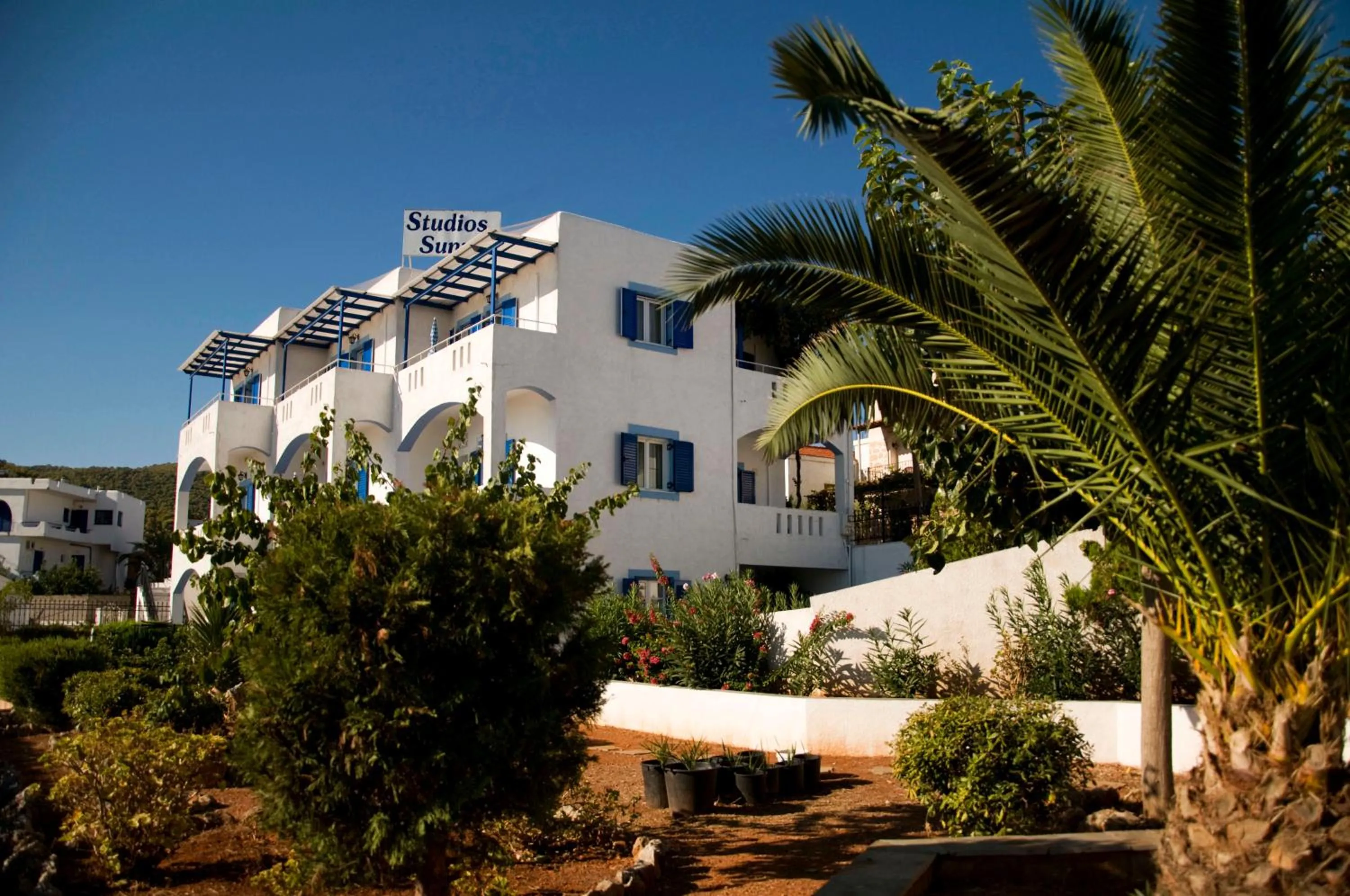 Facade/entrance in Sunrise Studios