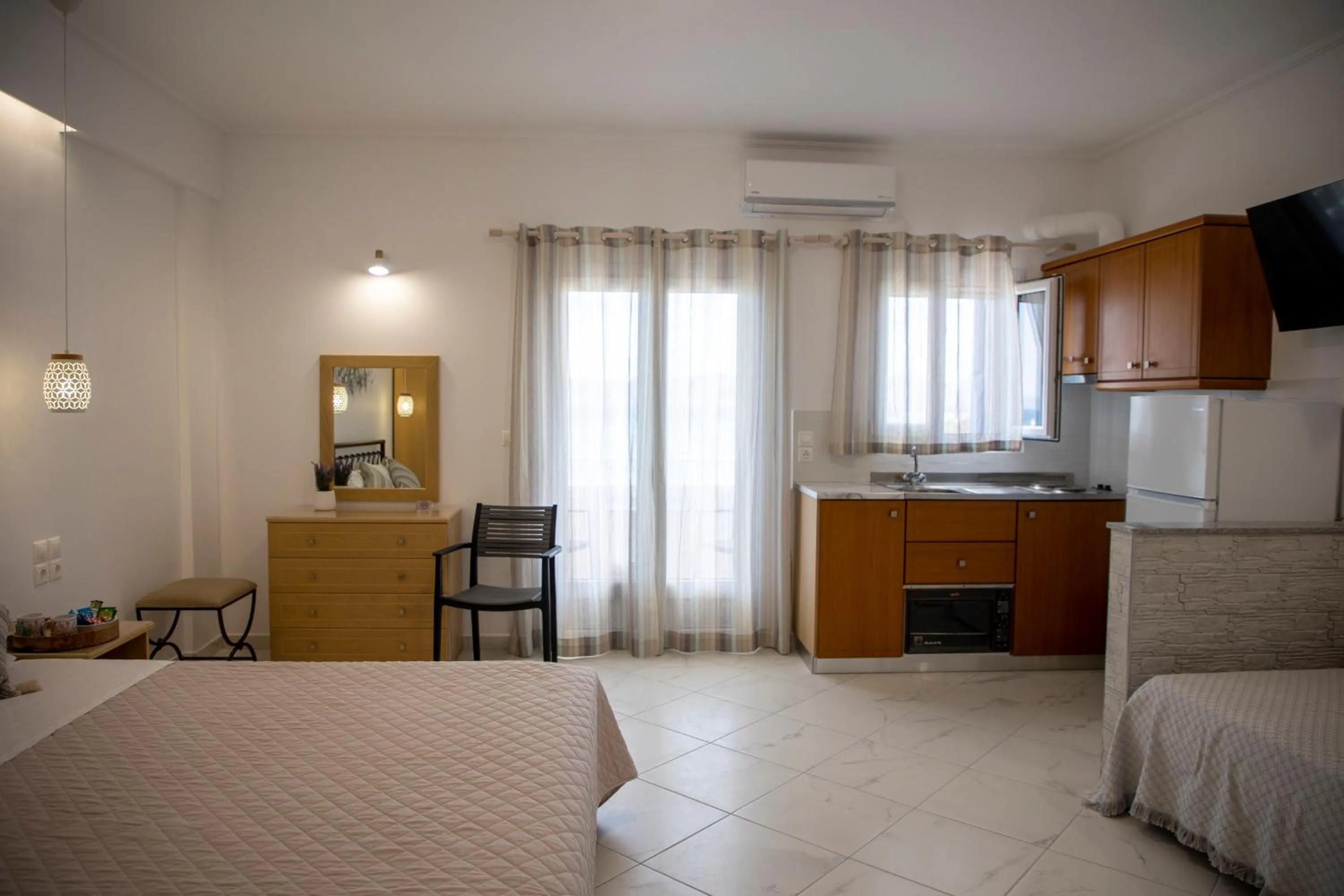 TV and multimedia, Bed in Sunrise Studios