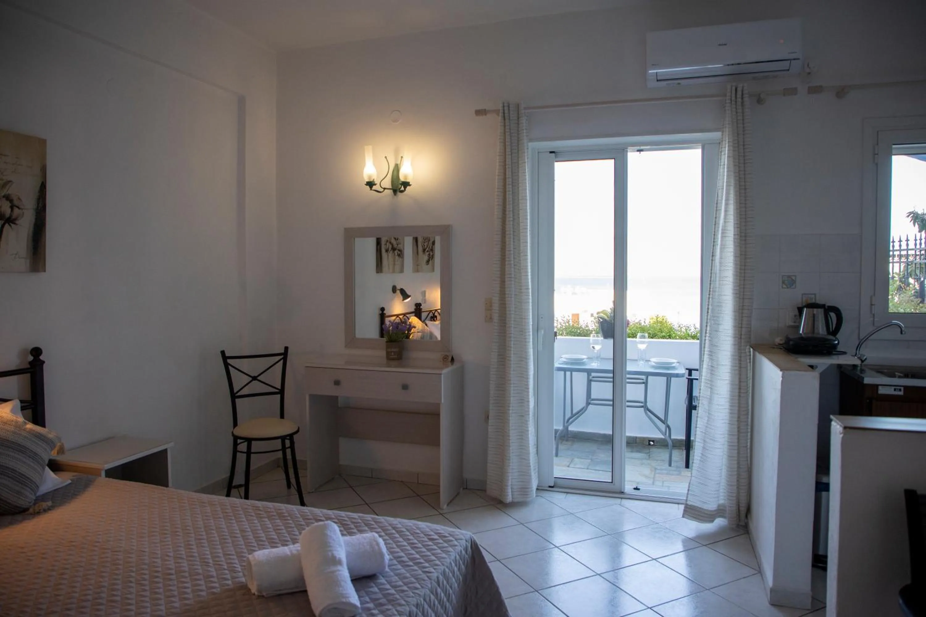 Bed in Sunrise Studios