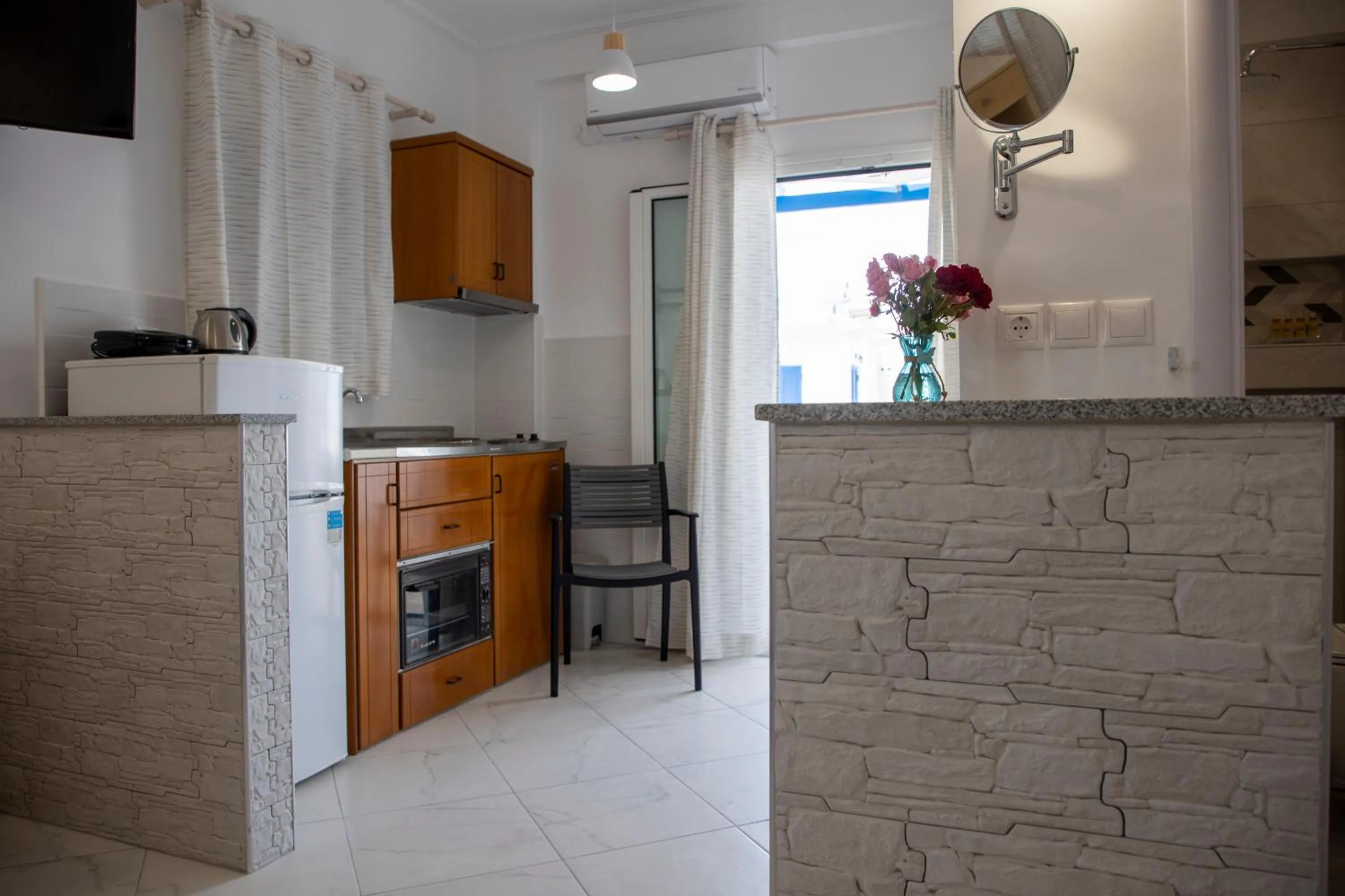 Kitchen or kitchenette in Sunrise Studios