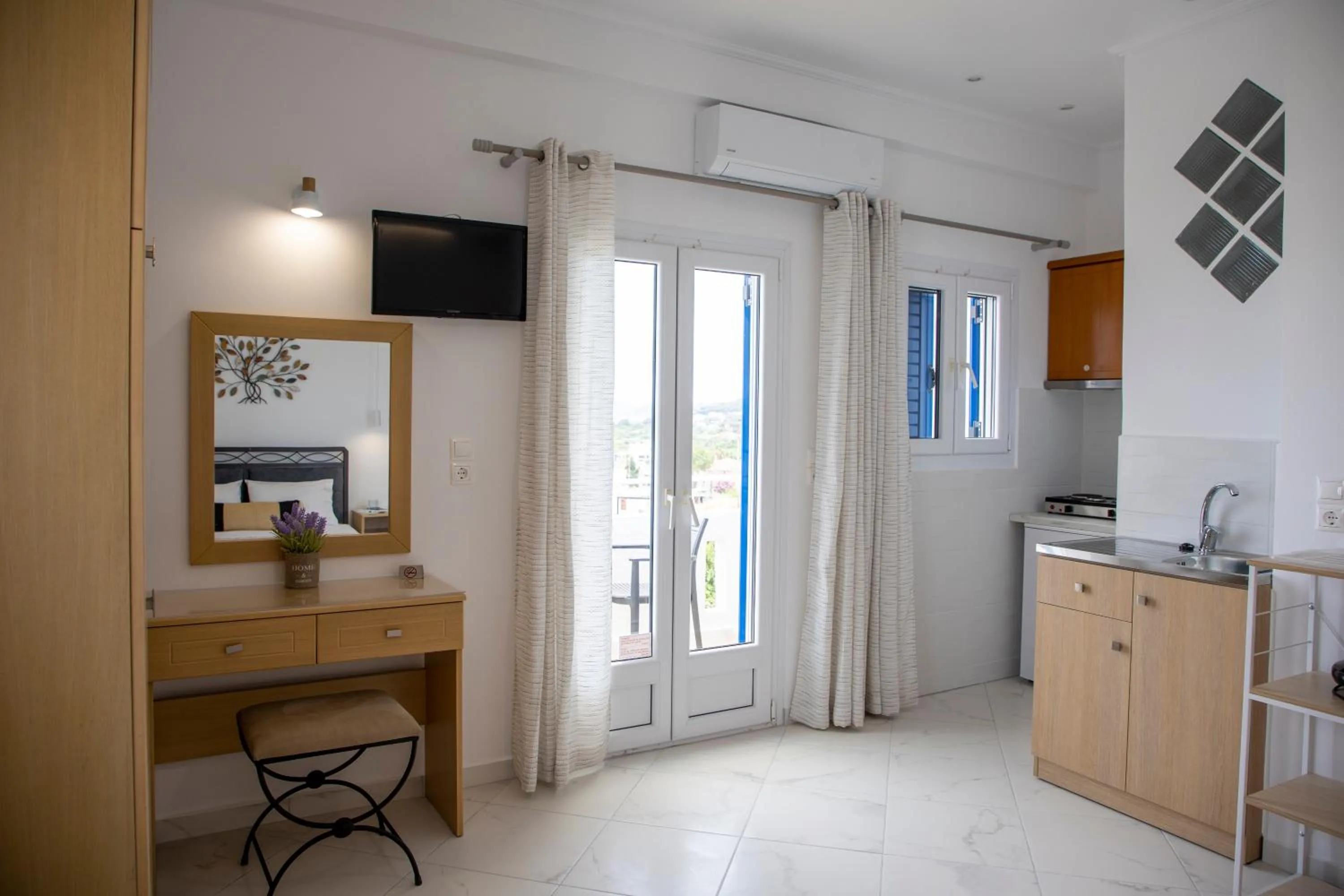 TV and multimedia in Sunrise Studios