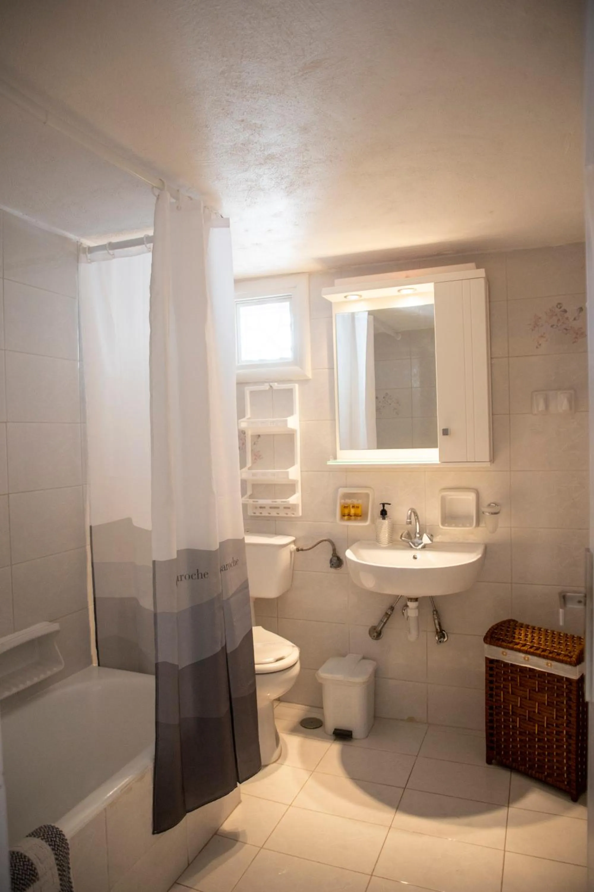 Toilet in Sunrise Studios