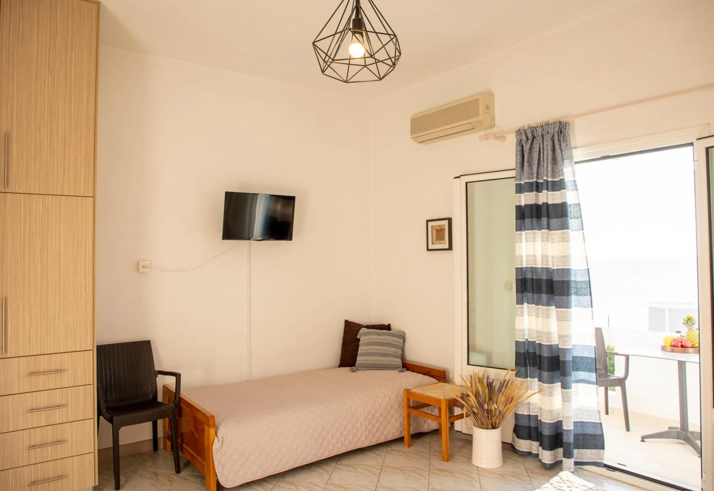 Bed in Sunrise Studios