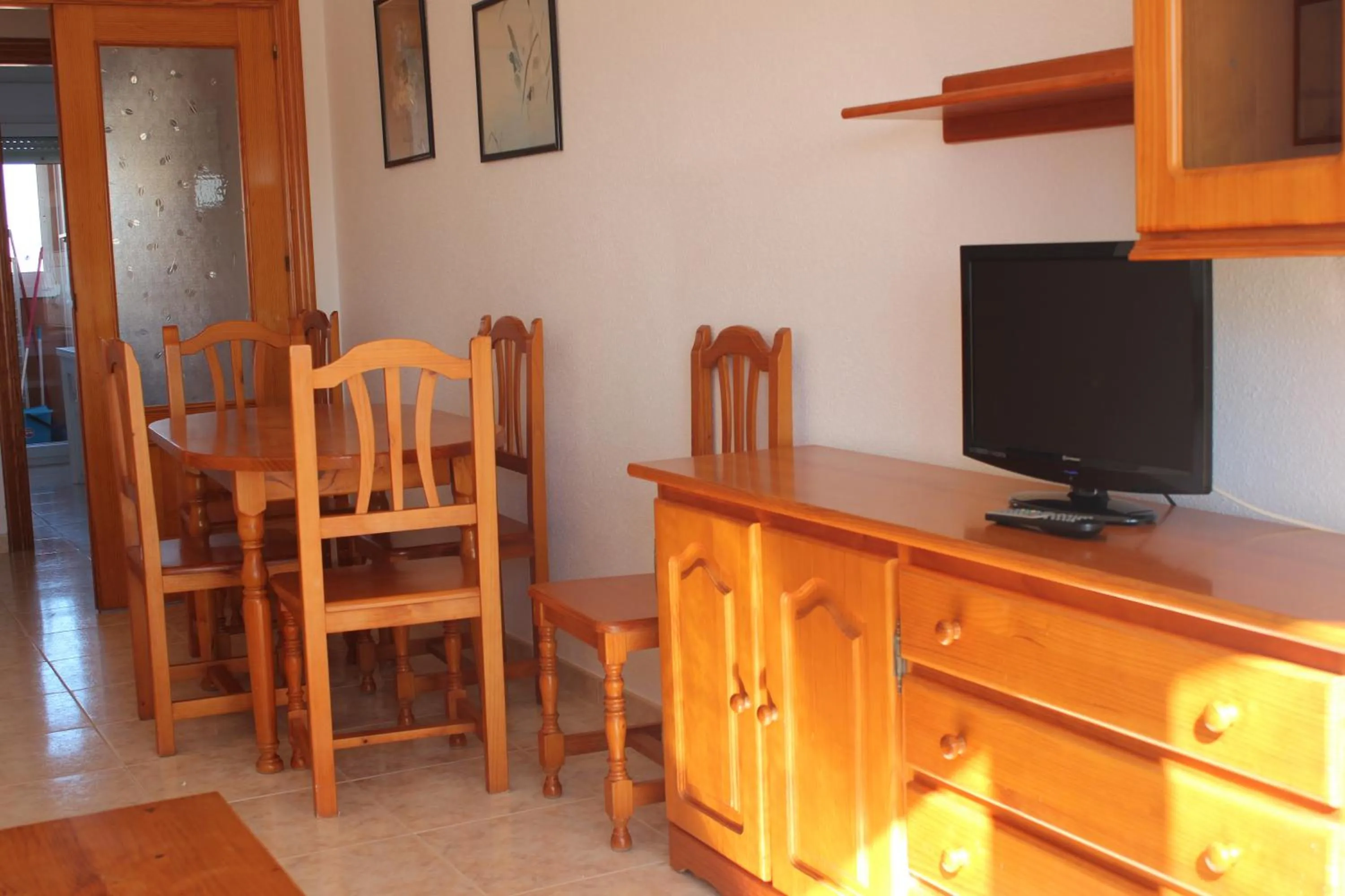 Dining area in Apartamentos Turísticos Hawaii 6