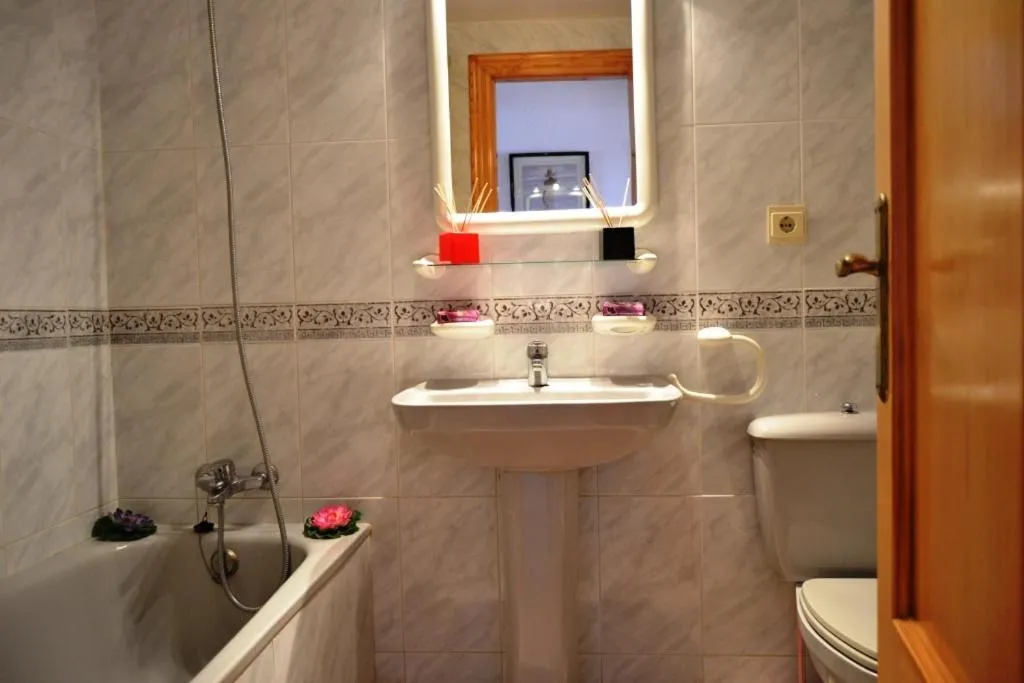 Bathroom in Apartamentos Turísticos Hawaii 6