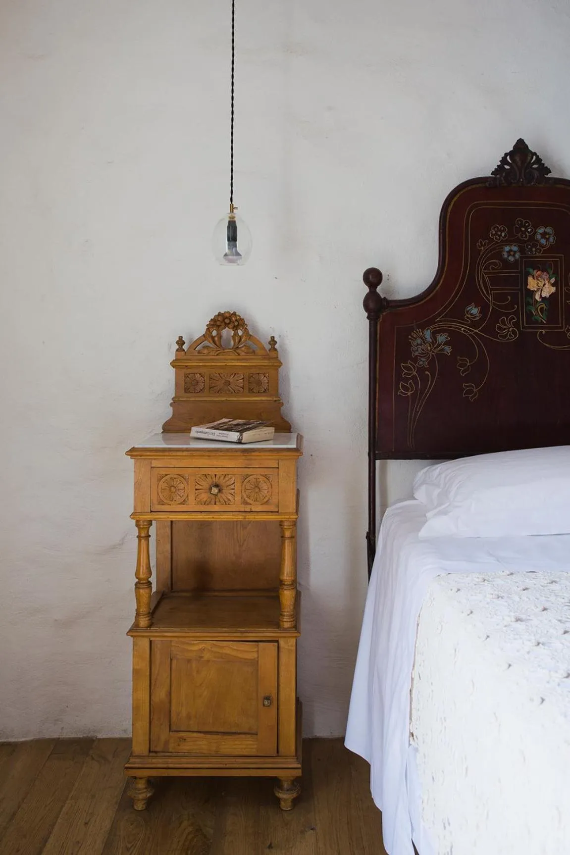 Decorative detail, Bed in WUNDERGARTEN Dimora dei Frati