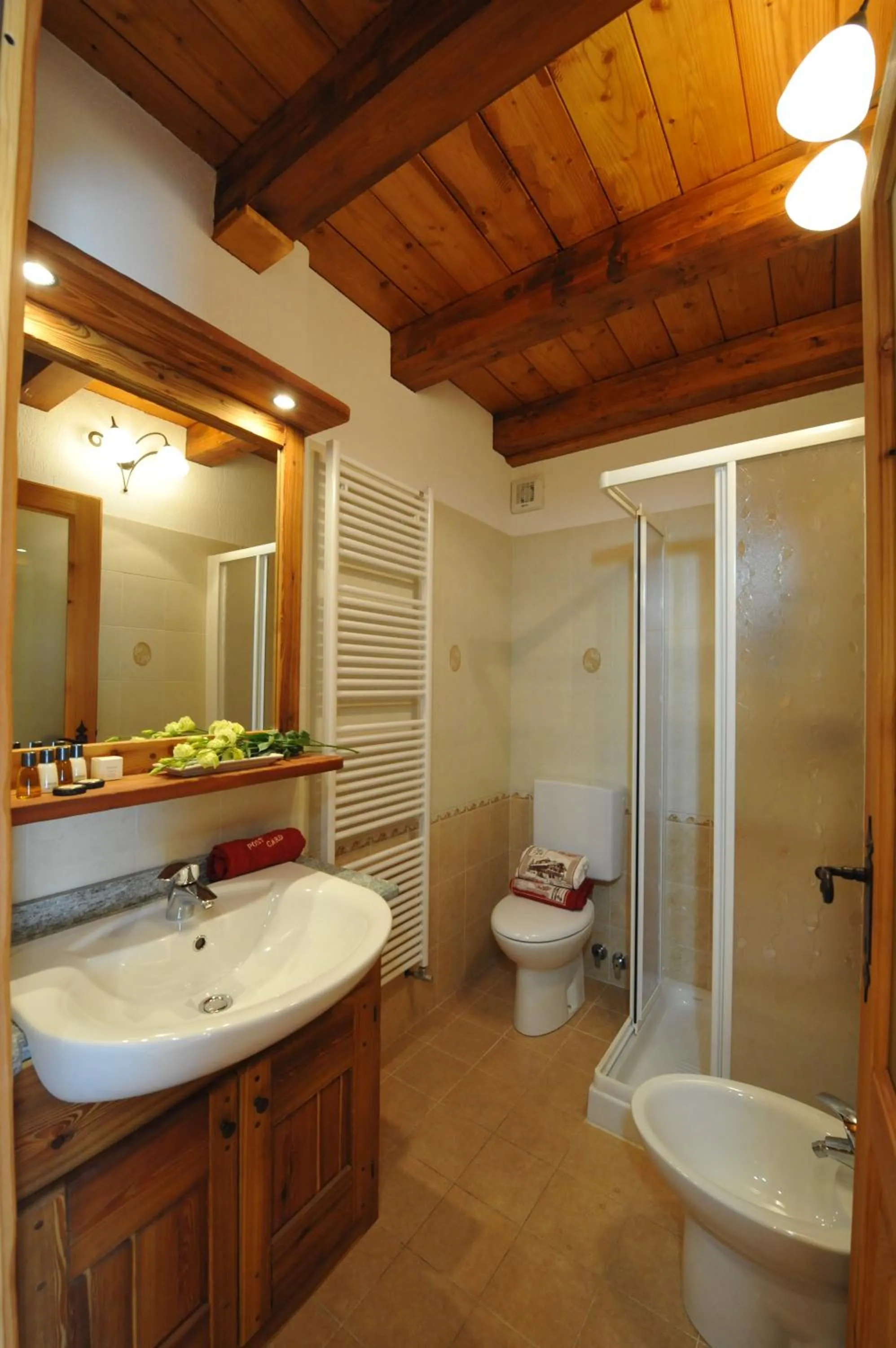 Bathroom in Gresil Residence