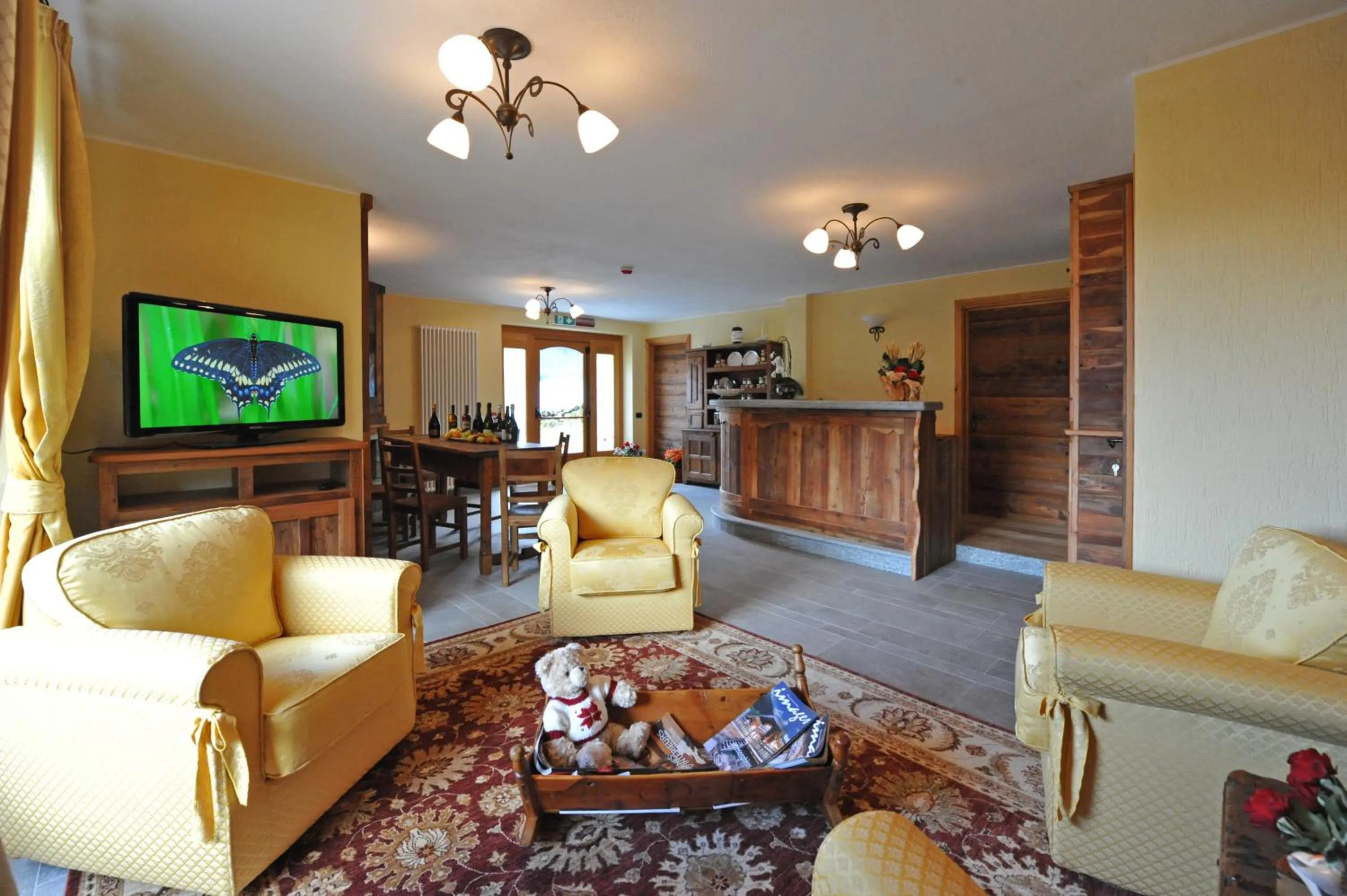 Day in Gresil Residence