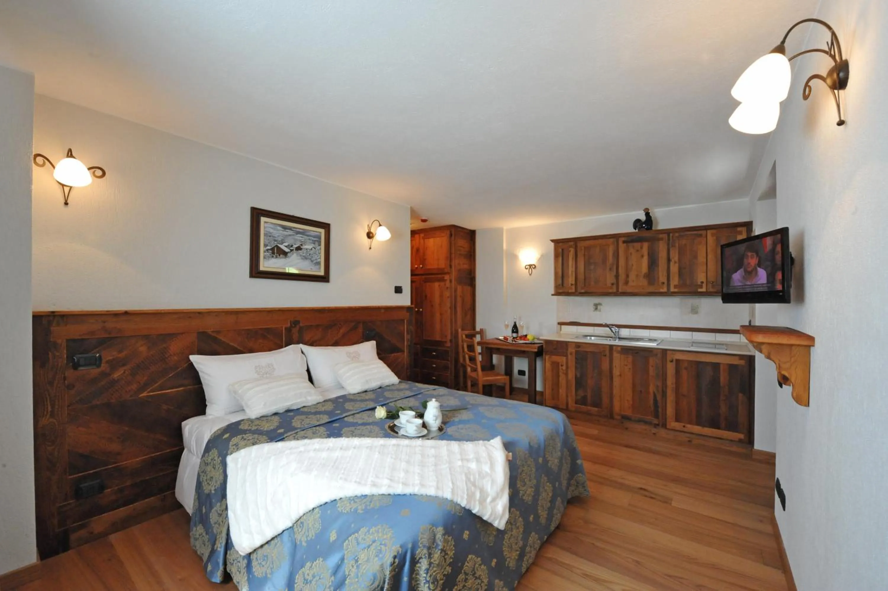 Photo of the whole room, Bed in Gresil Residence