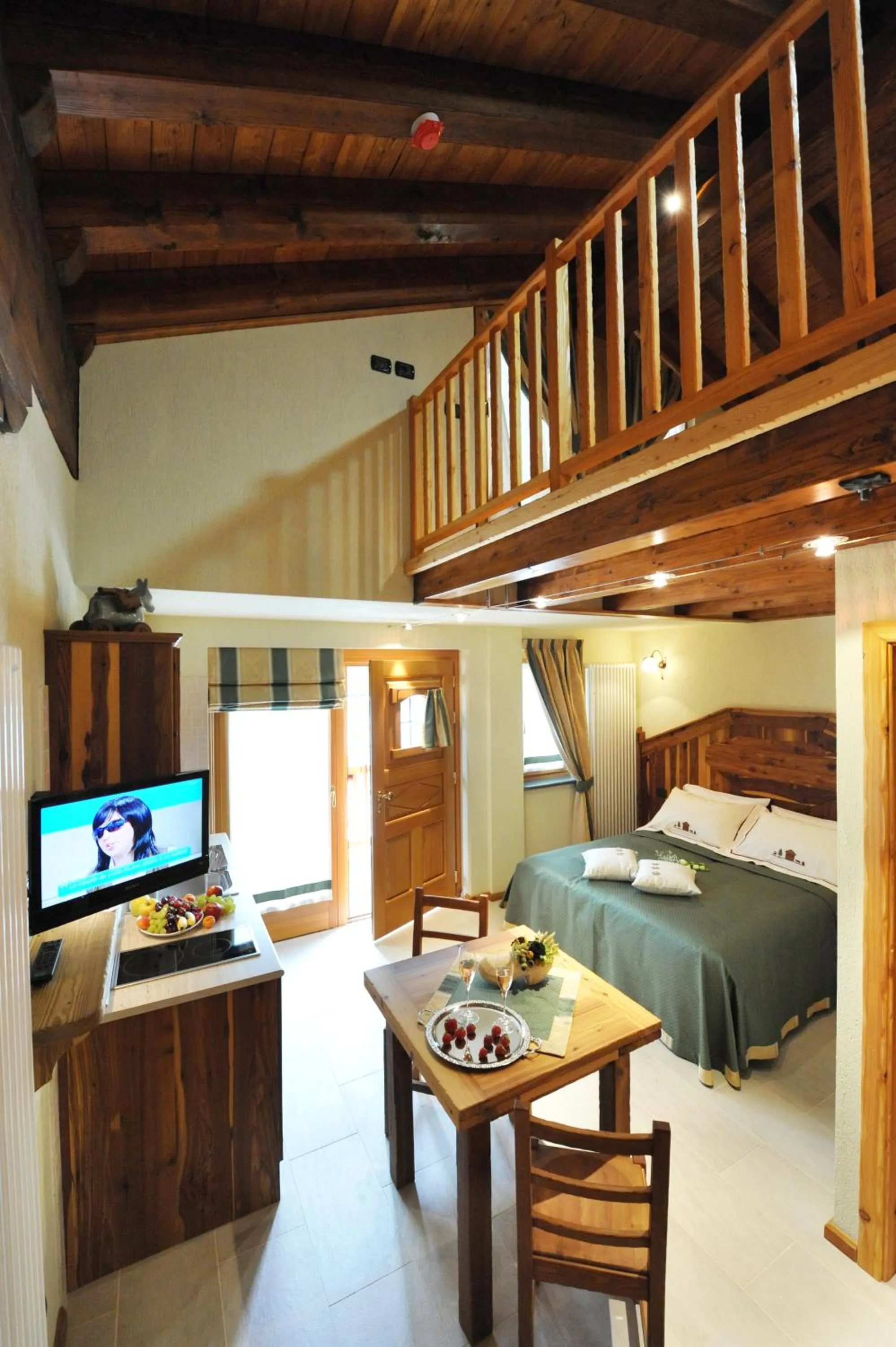 Day, Bed in Gresil Residence