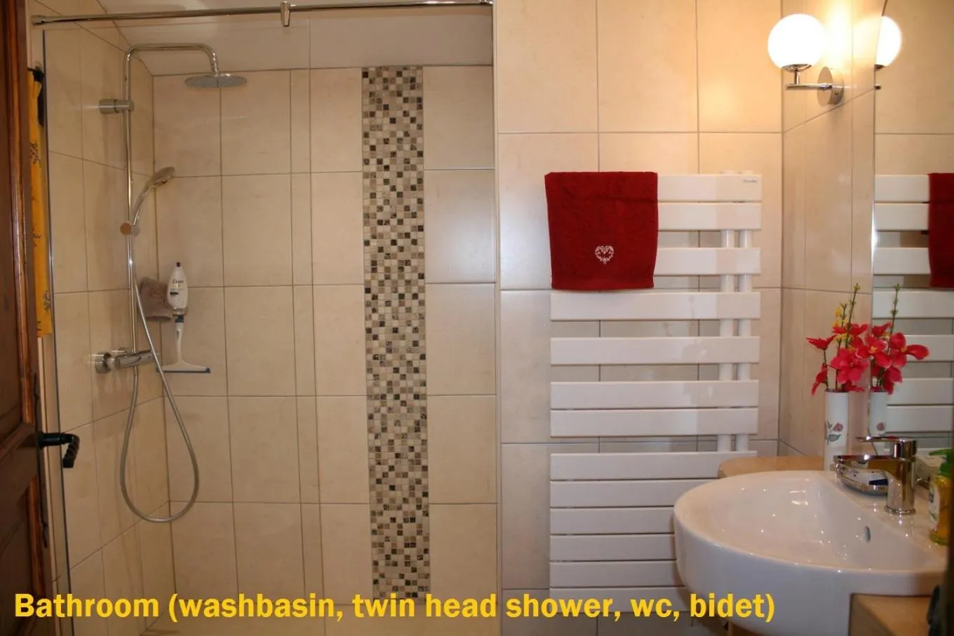 Shower in Hillside Park Dordogne