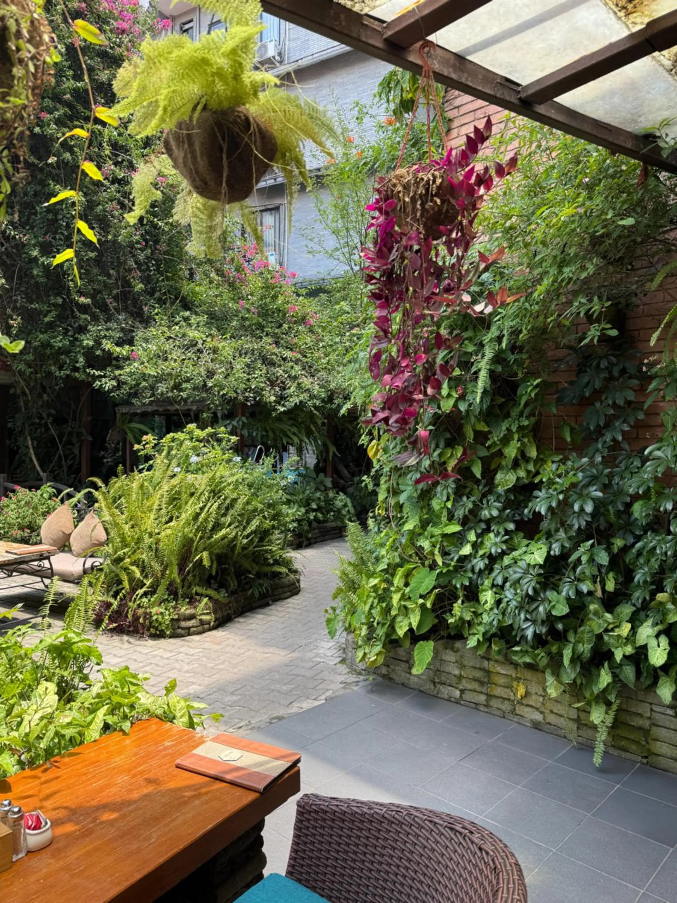 Garden in Hotel Middle Path & Spa