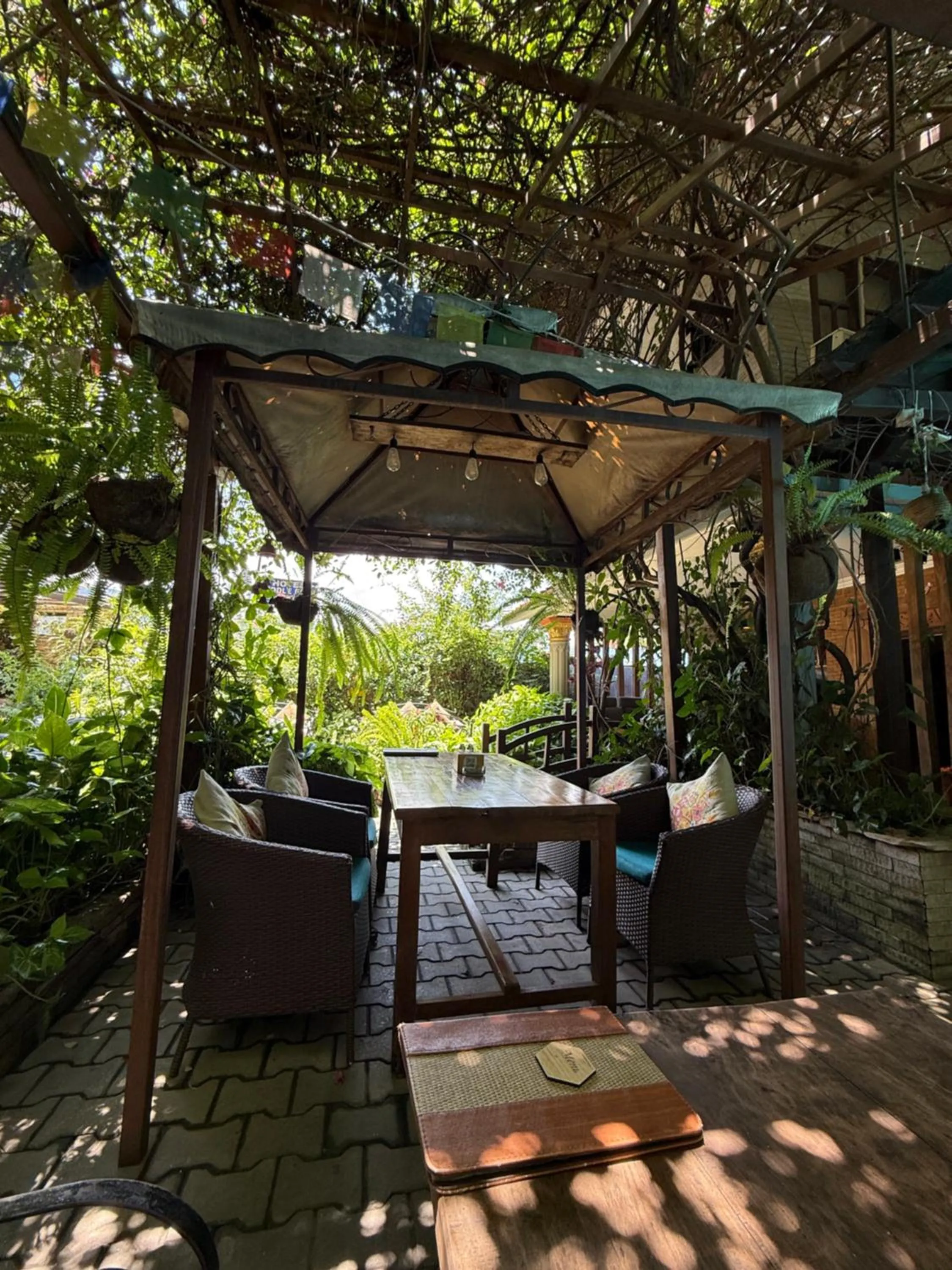 Seating area in Hotel Middle Path & Spa