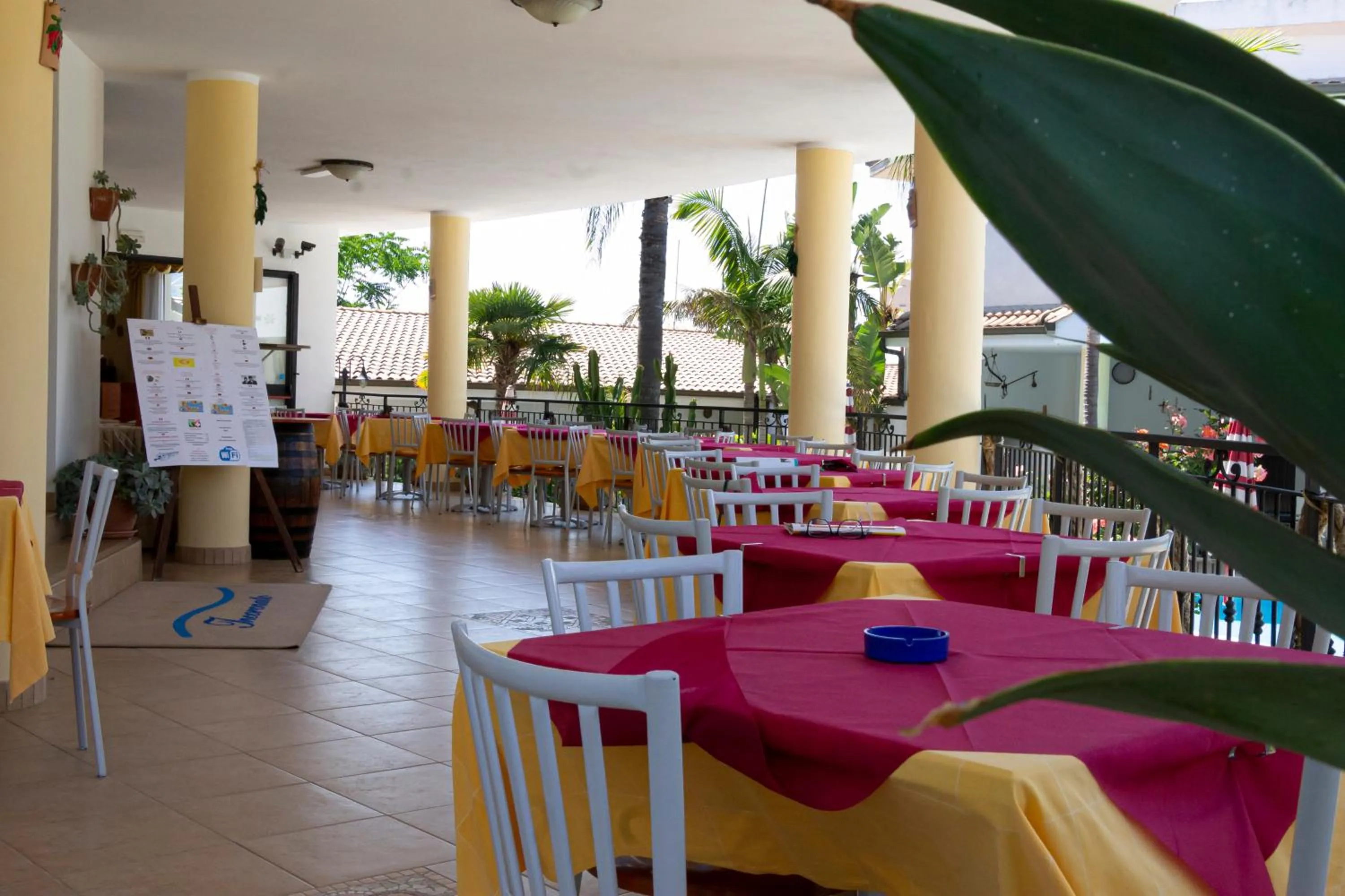 Restaurant/places to eat in Hotel L'Ancora