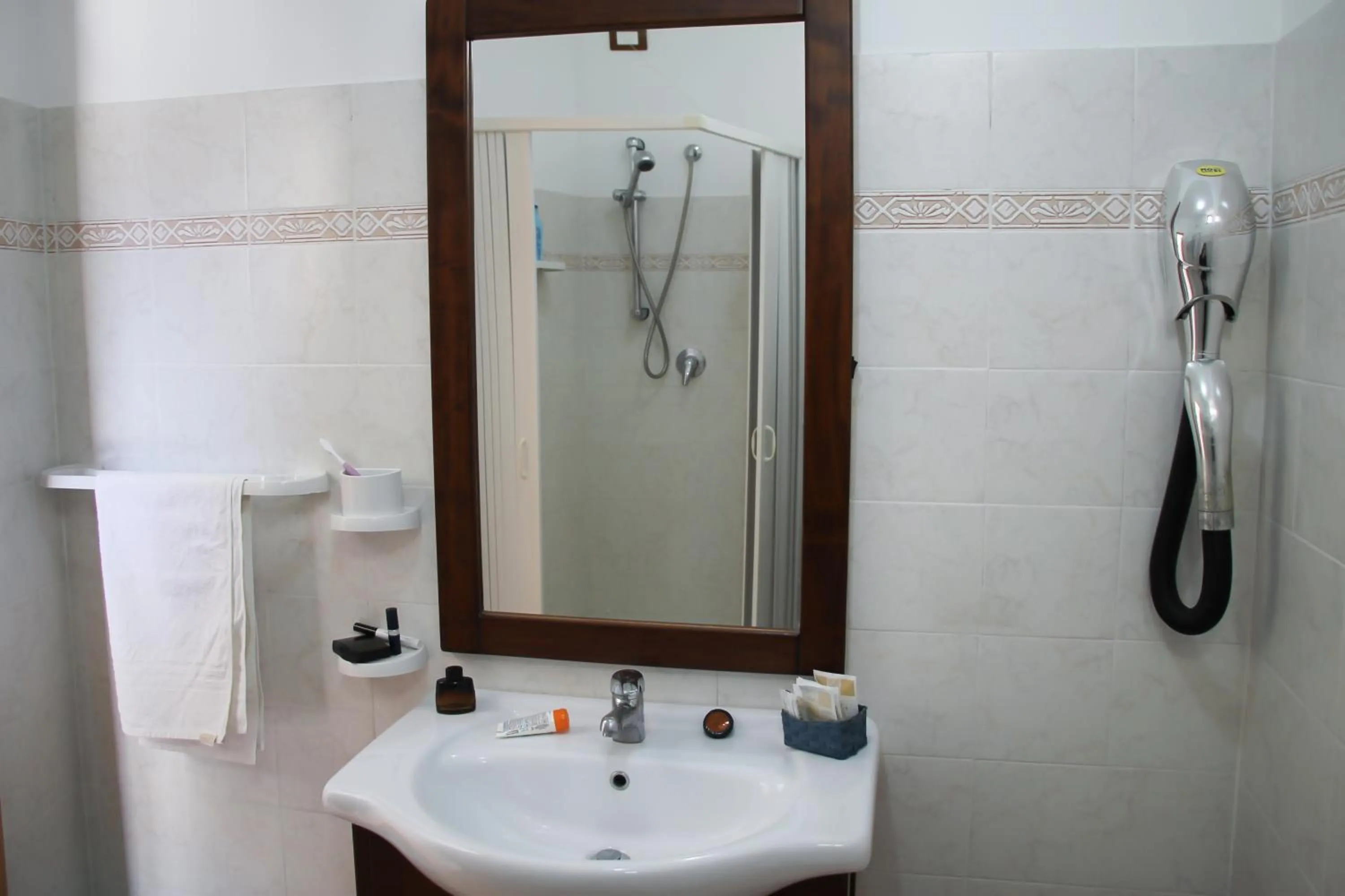 Bathroom in Hotel L'Ancora