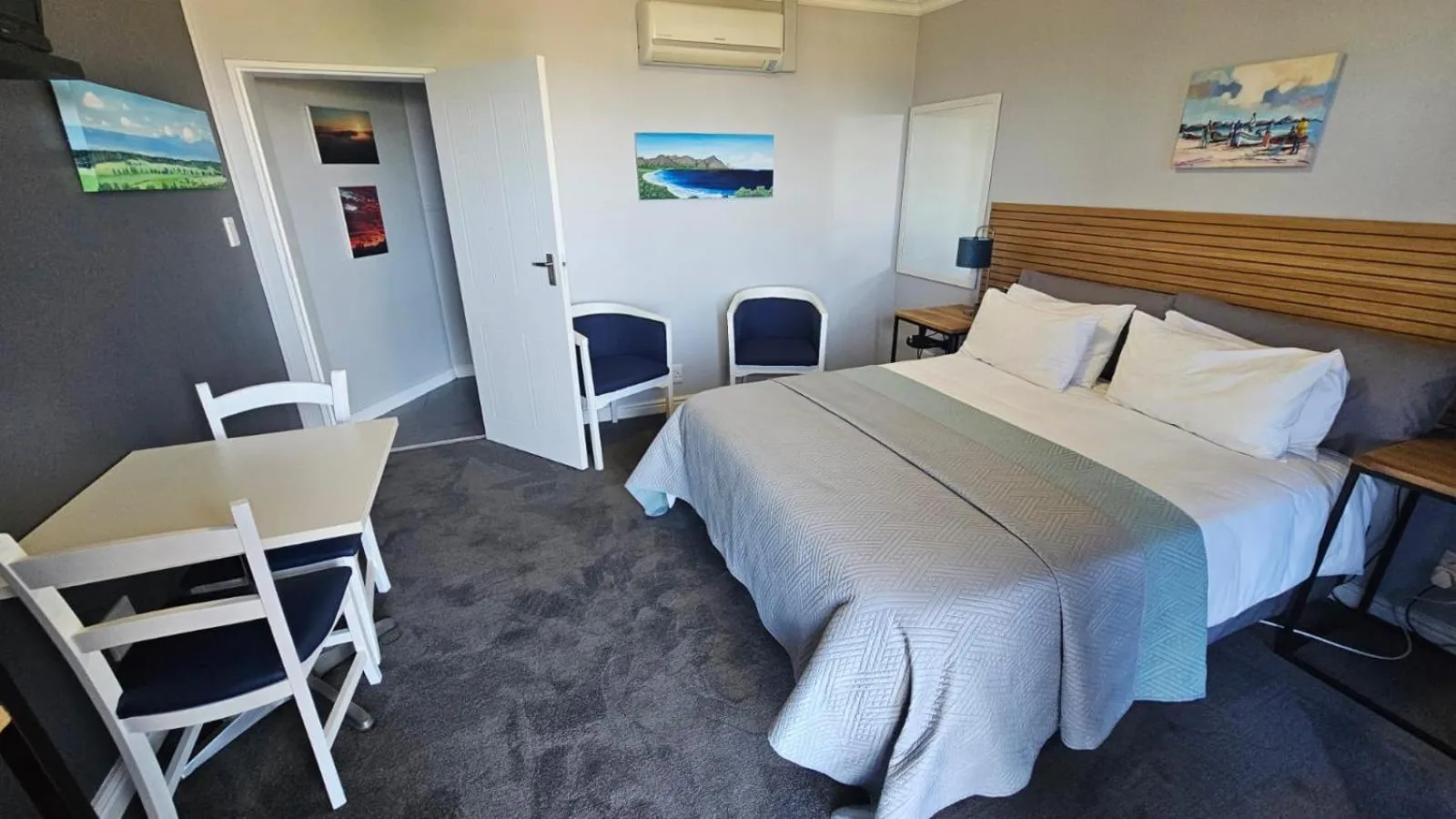 Photo of the whole room, Bed in Bay View Guest House