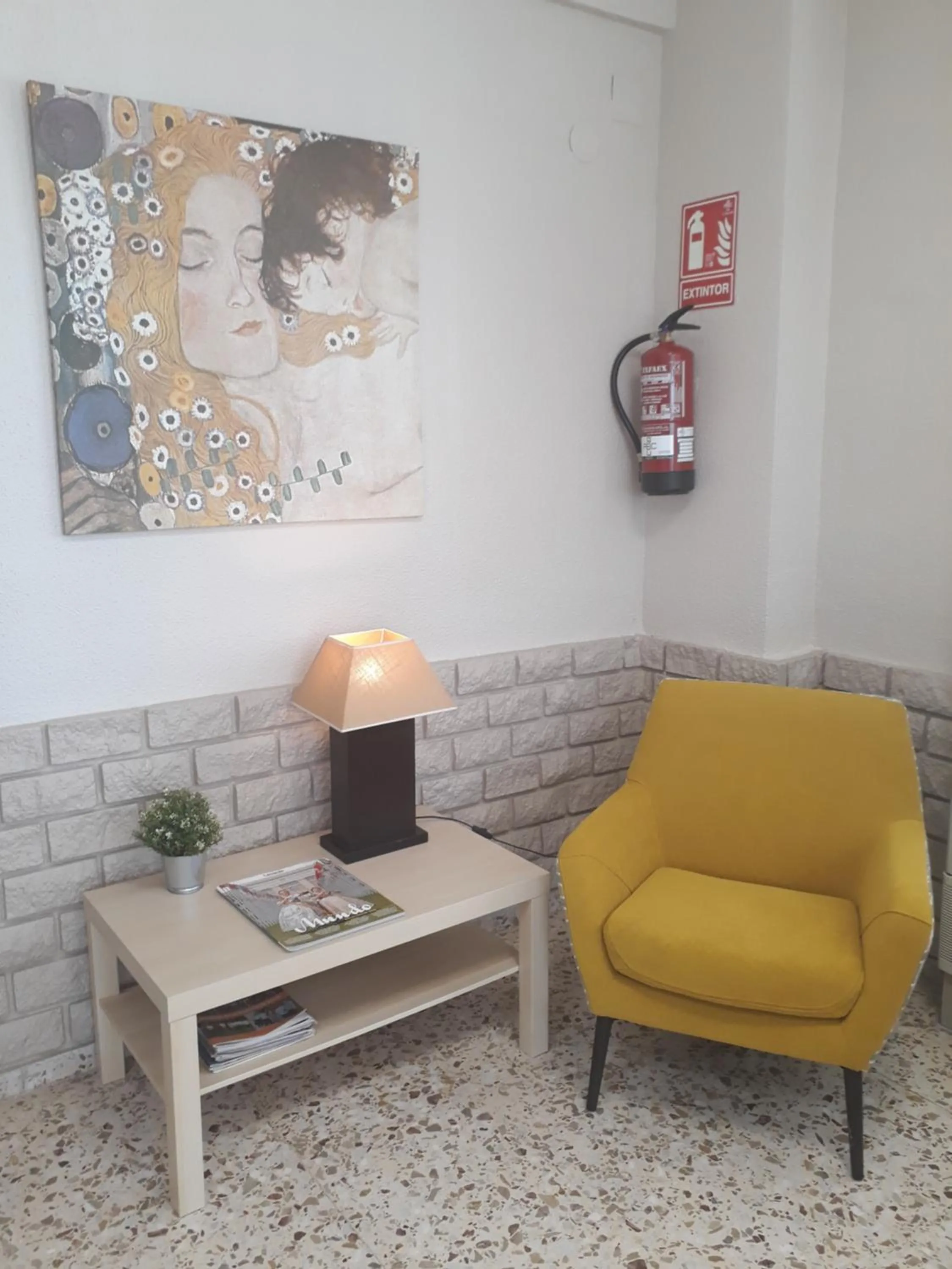 Seating area in Hostal Moreno