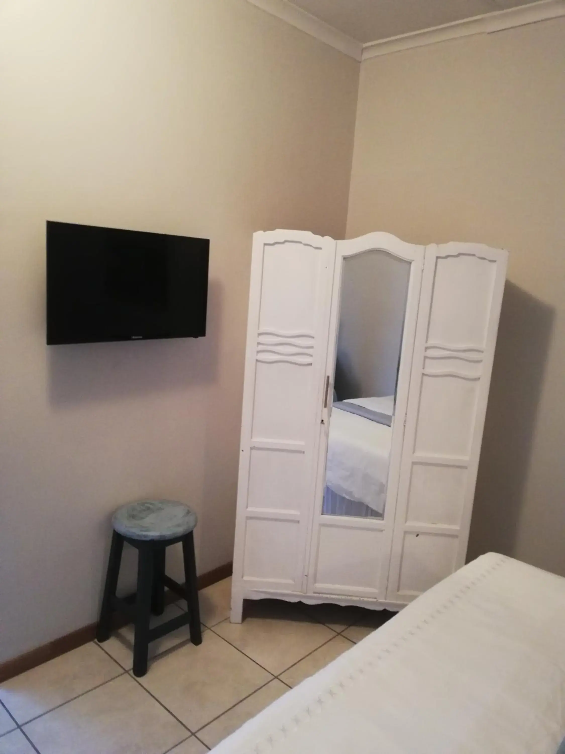 Budget Double Room - single occupancy in Platberg Self-catering Budget Double Room - single occupancy in Platberg Self-catering