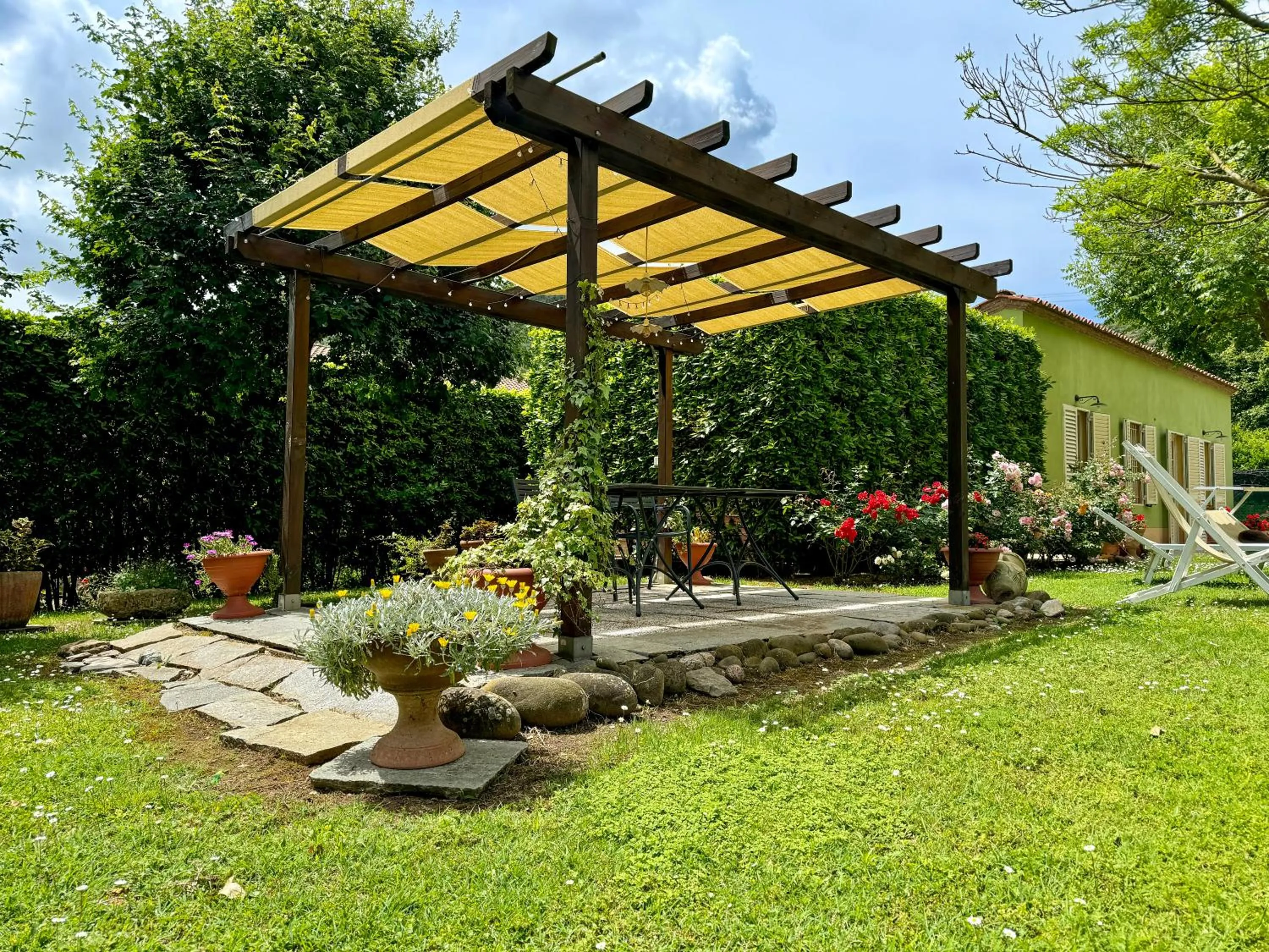 Garden in Marta Guest House