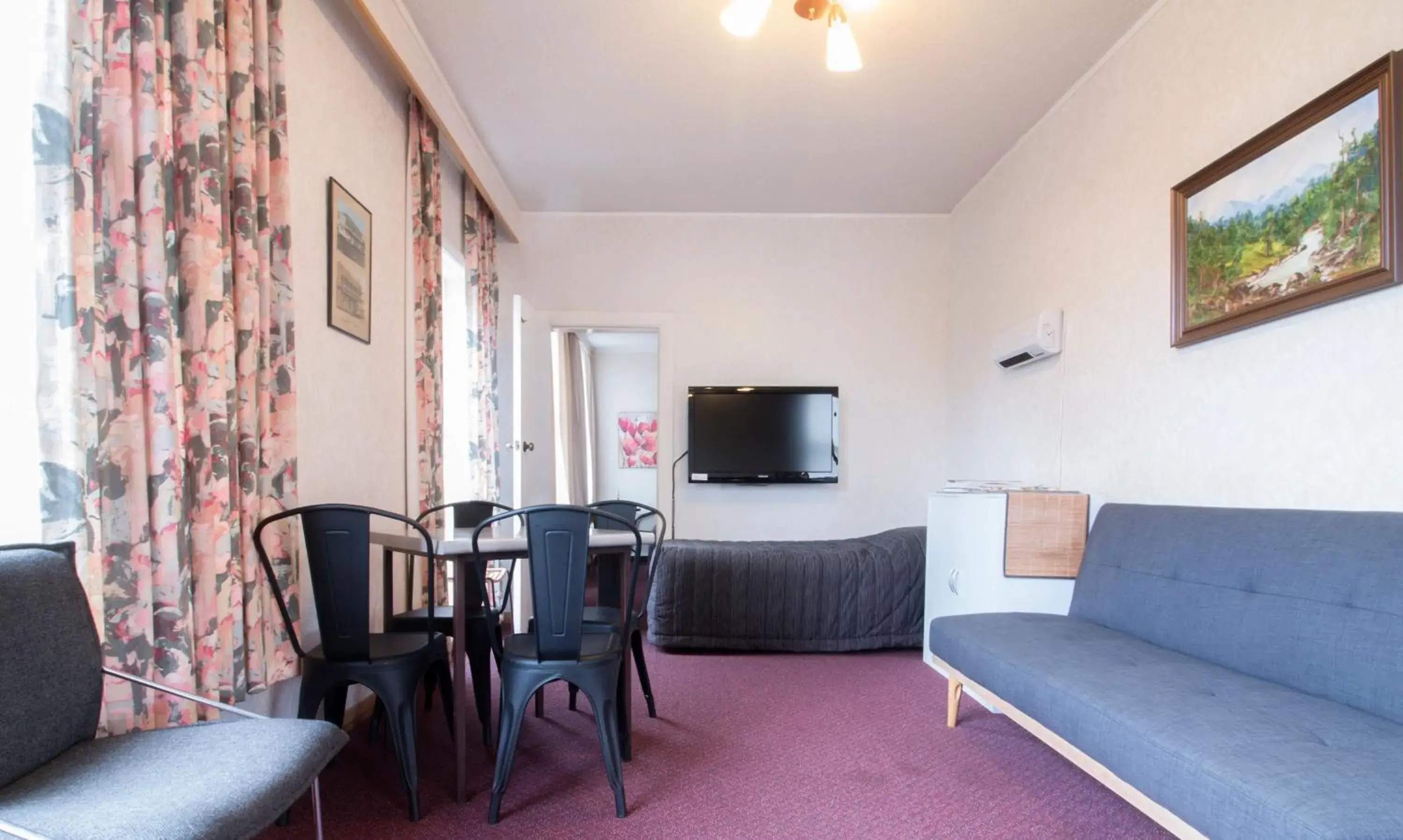 Family Room in Masonic Hotel Family Room in Masonic Hotel