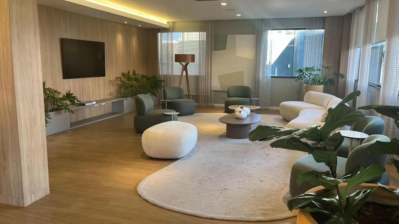 Communal lounge/ TV room in JR Hotel Marilia