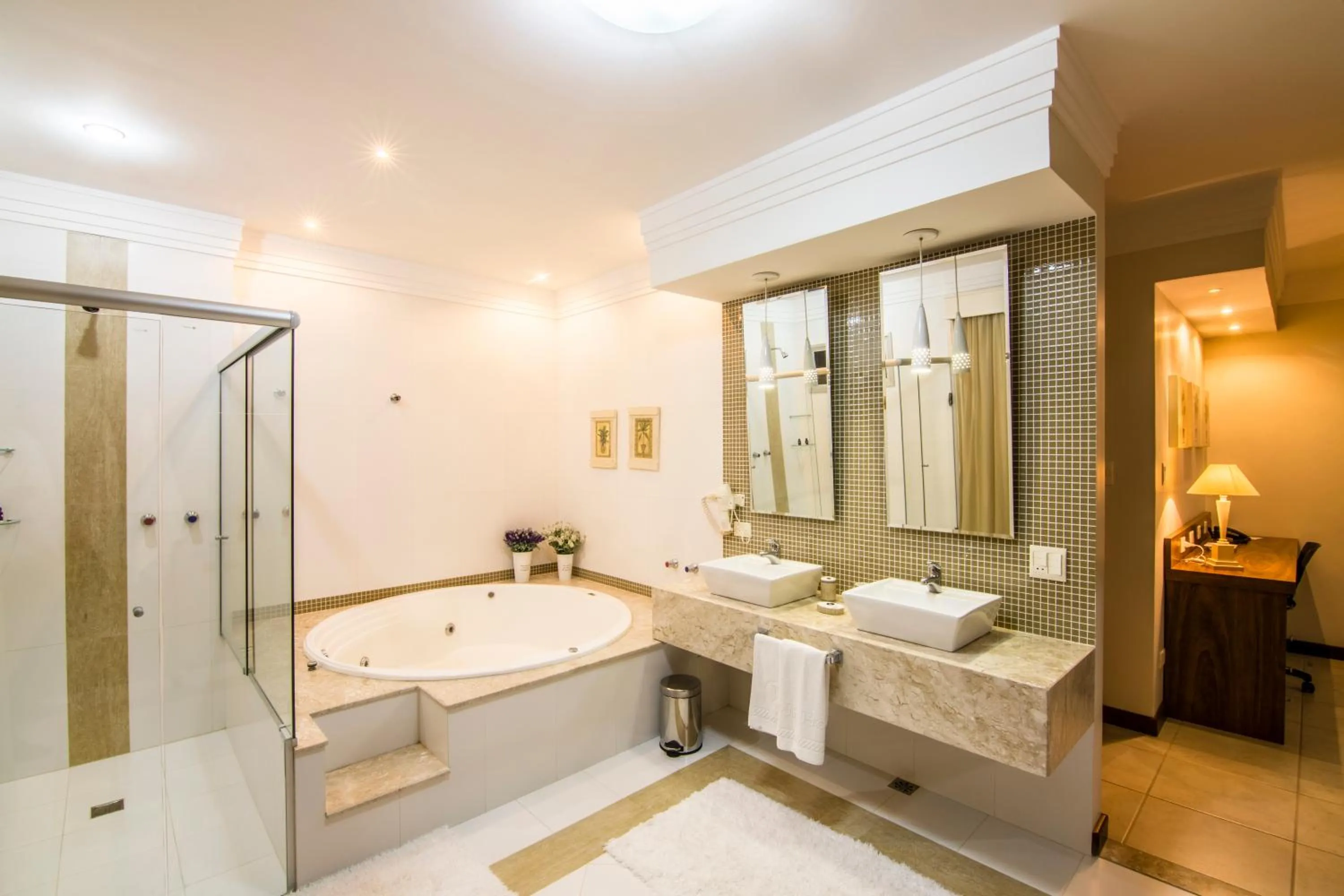 Shower in JR Hotel Marilia