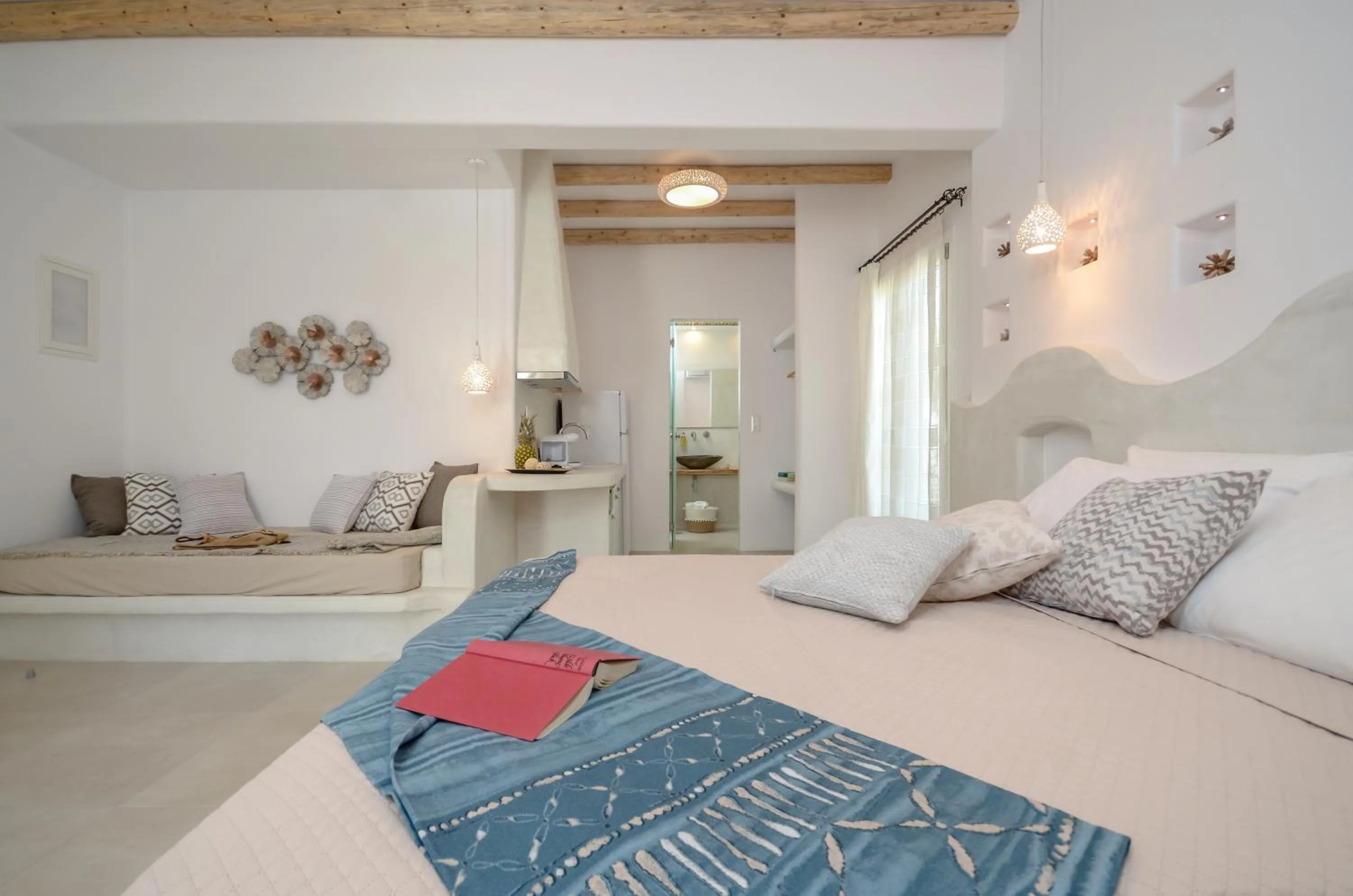Photo of the whole room, Bed in Naxos Nature Suites