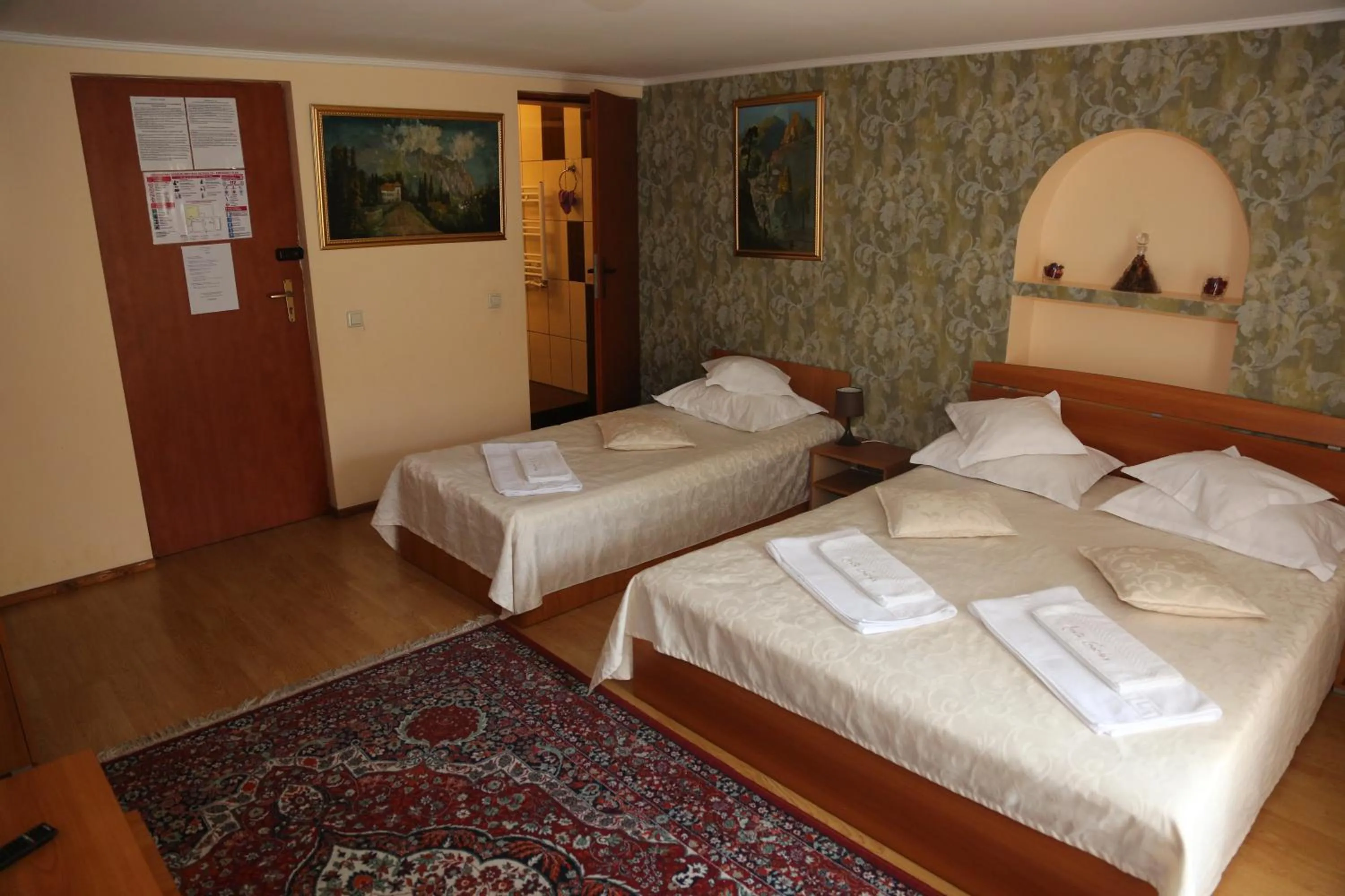 Photo of the whole room, Bed in New Aosta Garden